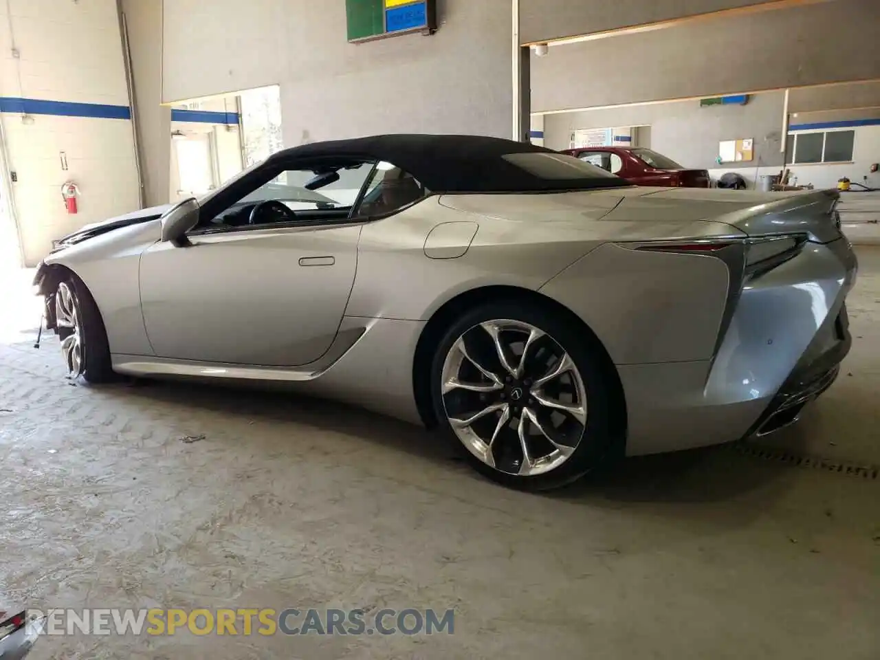 2 Фотография поврежденного автомобиля JTHKPAAY9MA101874 LEXUS LC500 2021