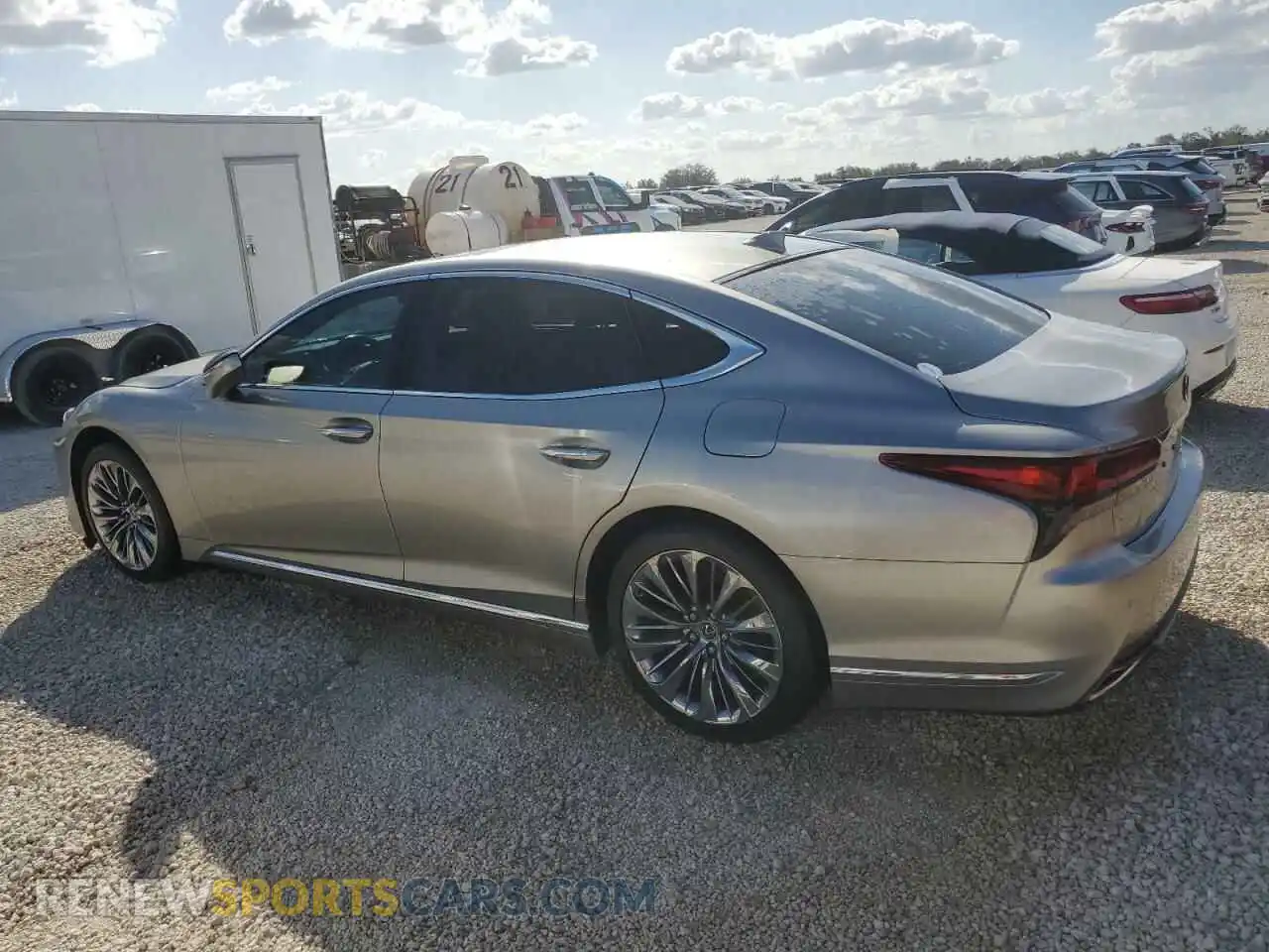 2 fotografías del automóvil dañado JTHD51FFXM5013334 LEXUS LS500 2021