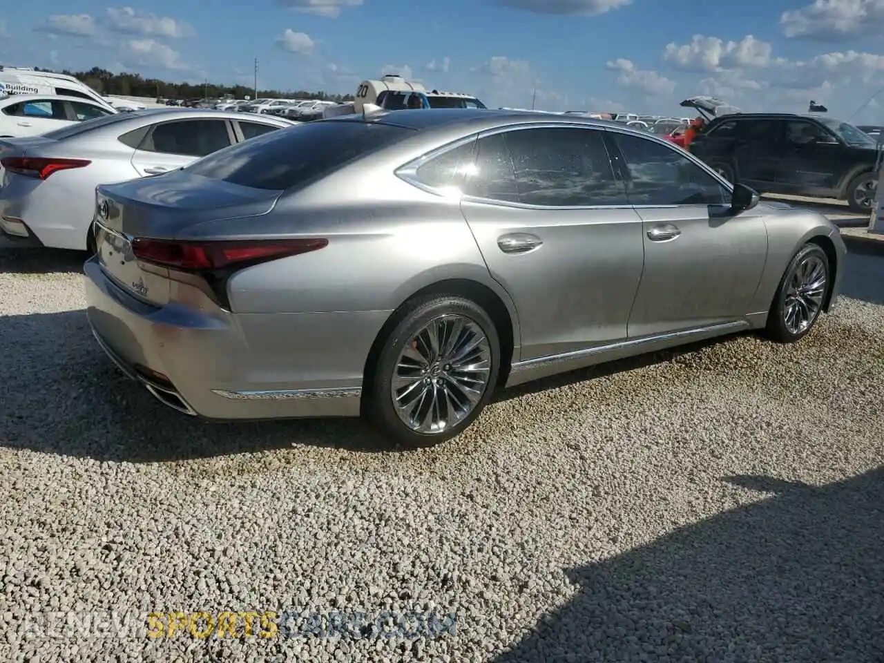 3 fotografías del automóvil dañado JTHD51FFXM5013334 LEXUS LS500 2021