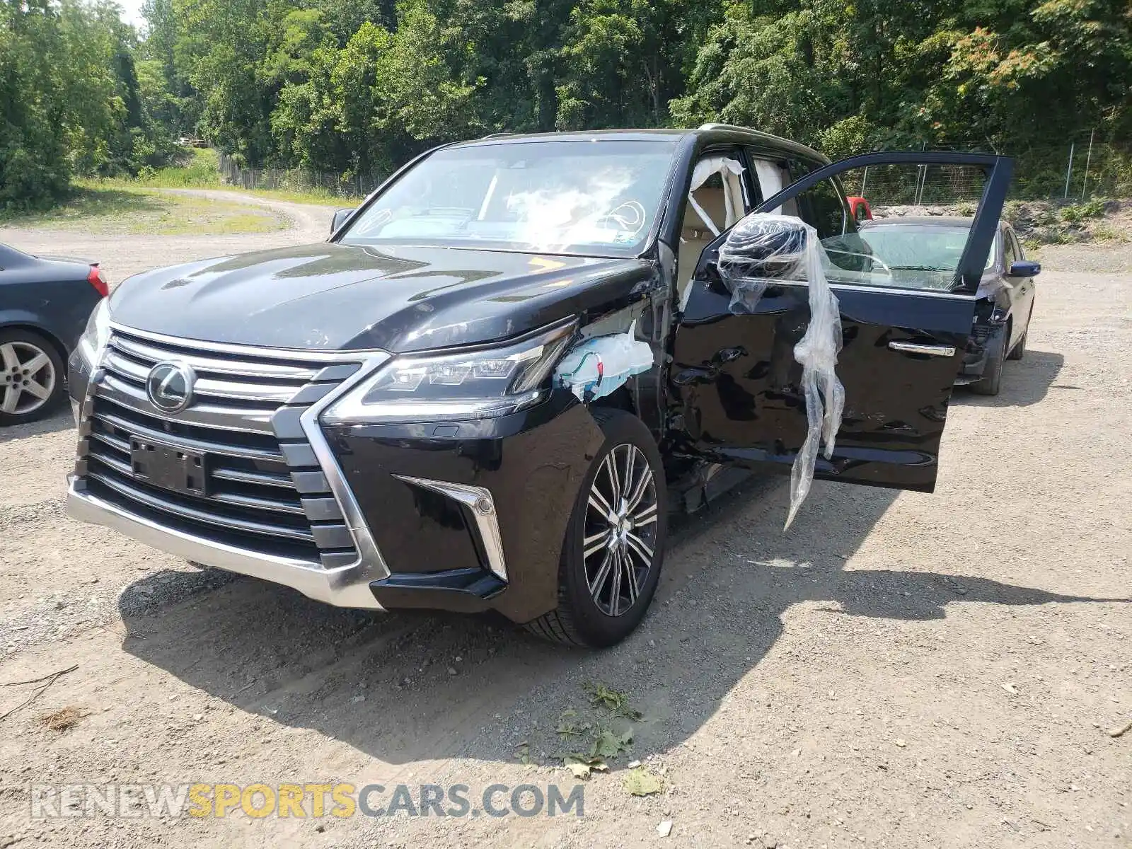 2 fotografías del automóvil dañado JTJFY7AX9L4312965 LEXUS LX570 2020