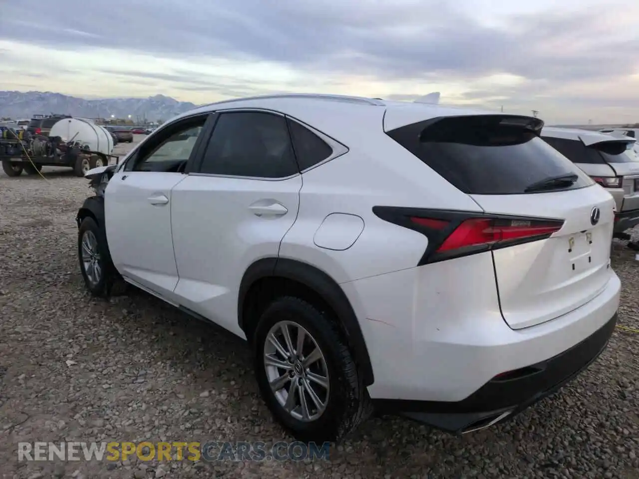 2 fotografías del automóvil dañado JTJAARBZ9L5017594 LEXUS NX 2020