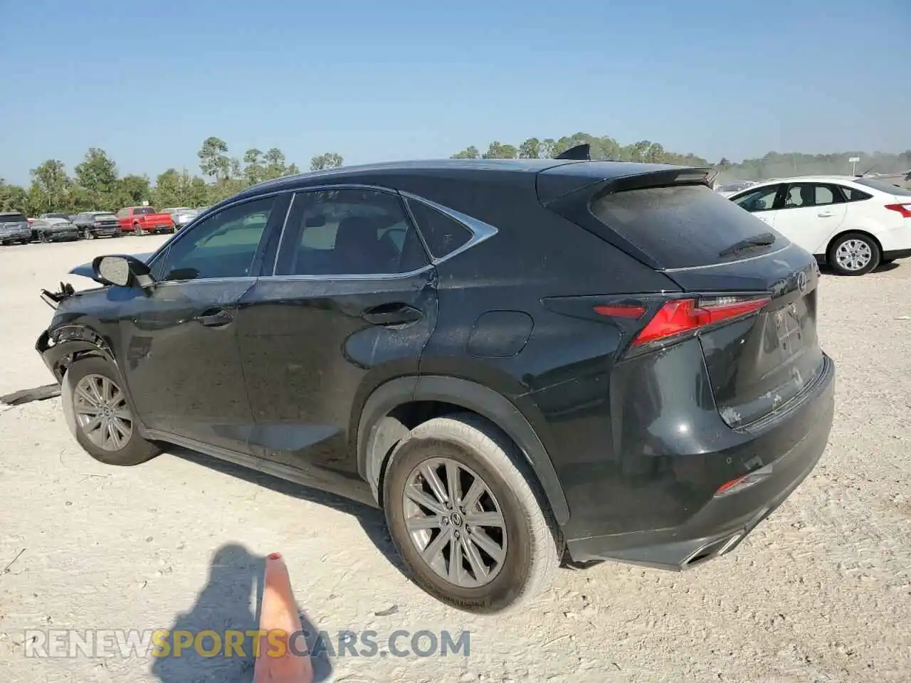2 fotografías del automóvil dañado JTJDARBZ3L5014462 LEXUS NX 2020