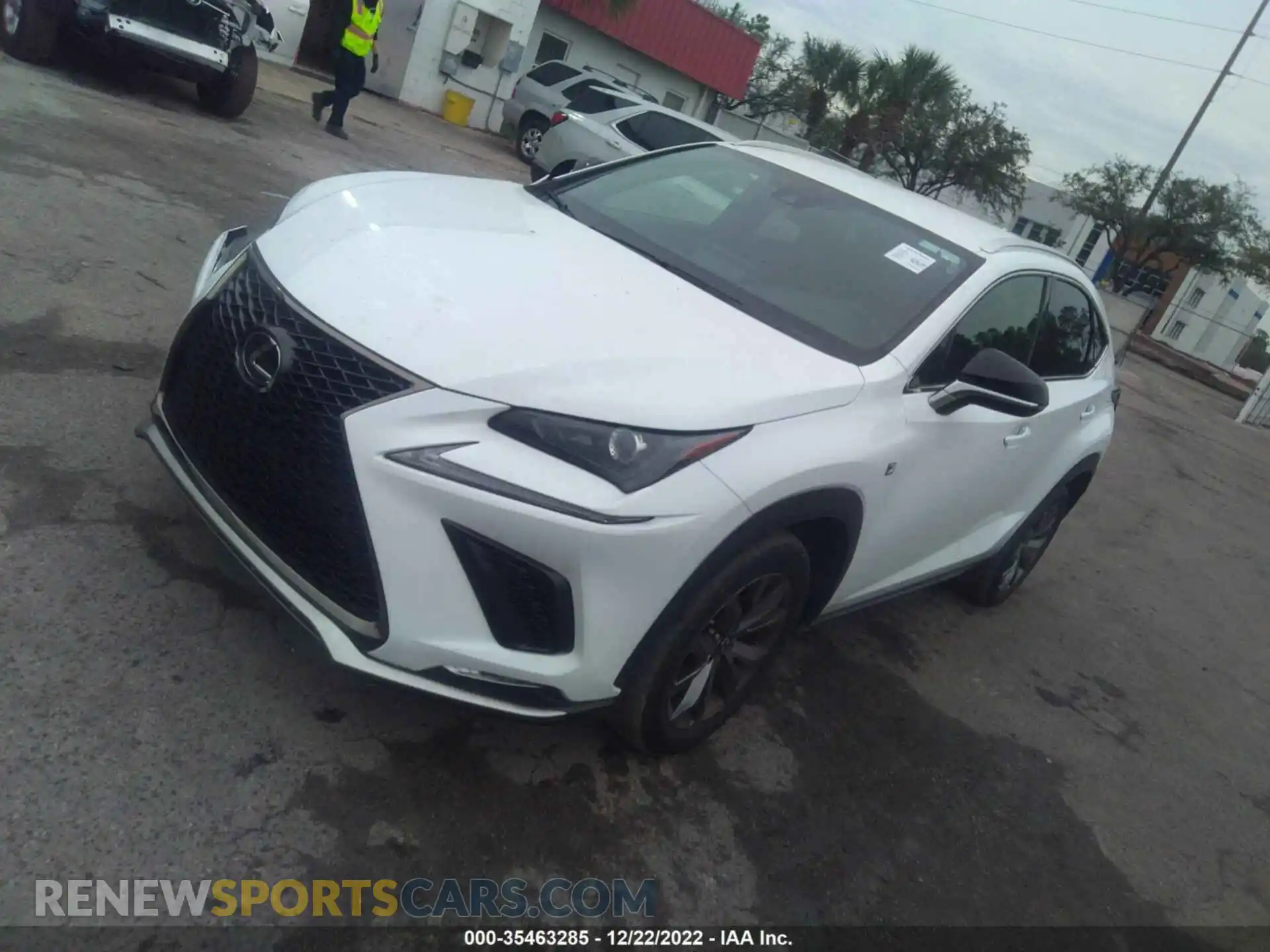 2 fotografías del automóvil dañado JTJJARBZ1L5015466 LEXUS NX 2020
