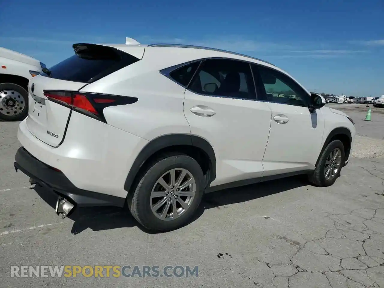 3 Фотография поврежденного автомобиля JTJDARBZ0M5032113 LEXUS NX 2021