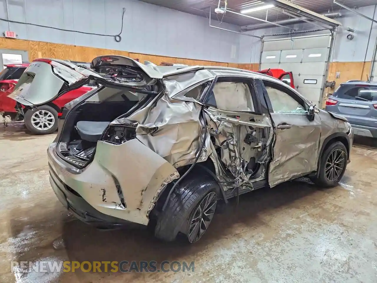 3 fotografías del automóvil dañado 2T2AKCEZ2NC001845 LEXUS NX 2022