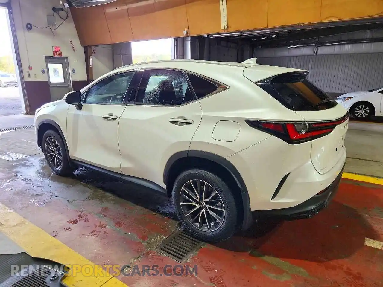 2 fotografías del automóvil dañado 2T2GGCEZ5RC051317 LEXUS NX 2024