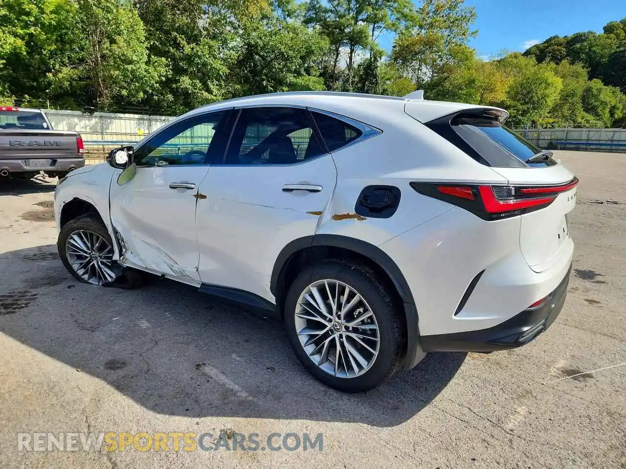 2 fotografías del automóvil dañado 2T2HGCEZ4RC032326 LEXUS NX 2024