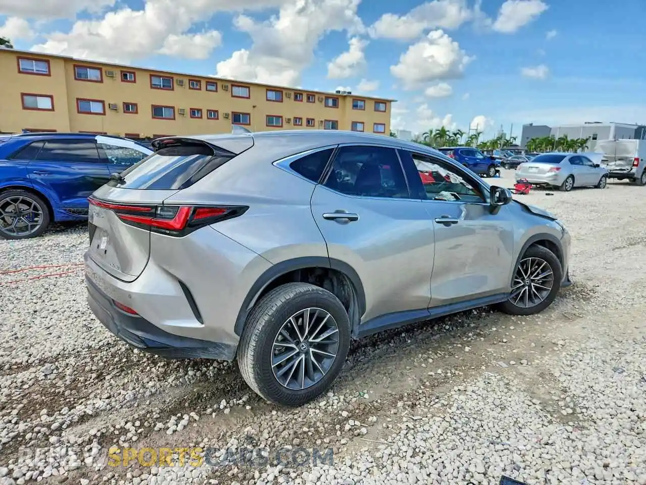 3 fotografías del automóvil dañado 2T2GDCAZ5SC025644 LEXUS NX 2025