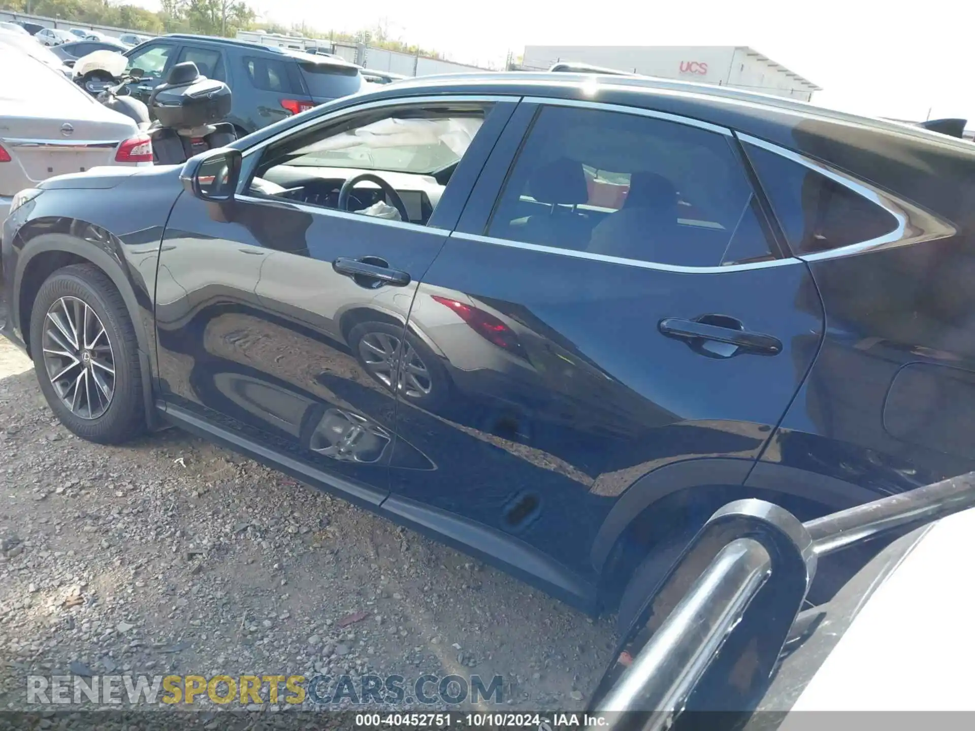 3 Фотография поврежденного автомобиля 2T2GDCAZ0RC008244 LEXUS NX 250 2024