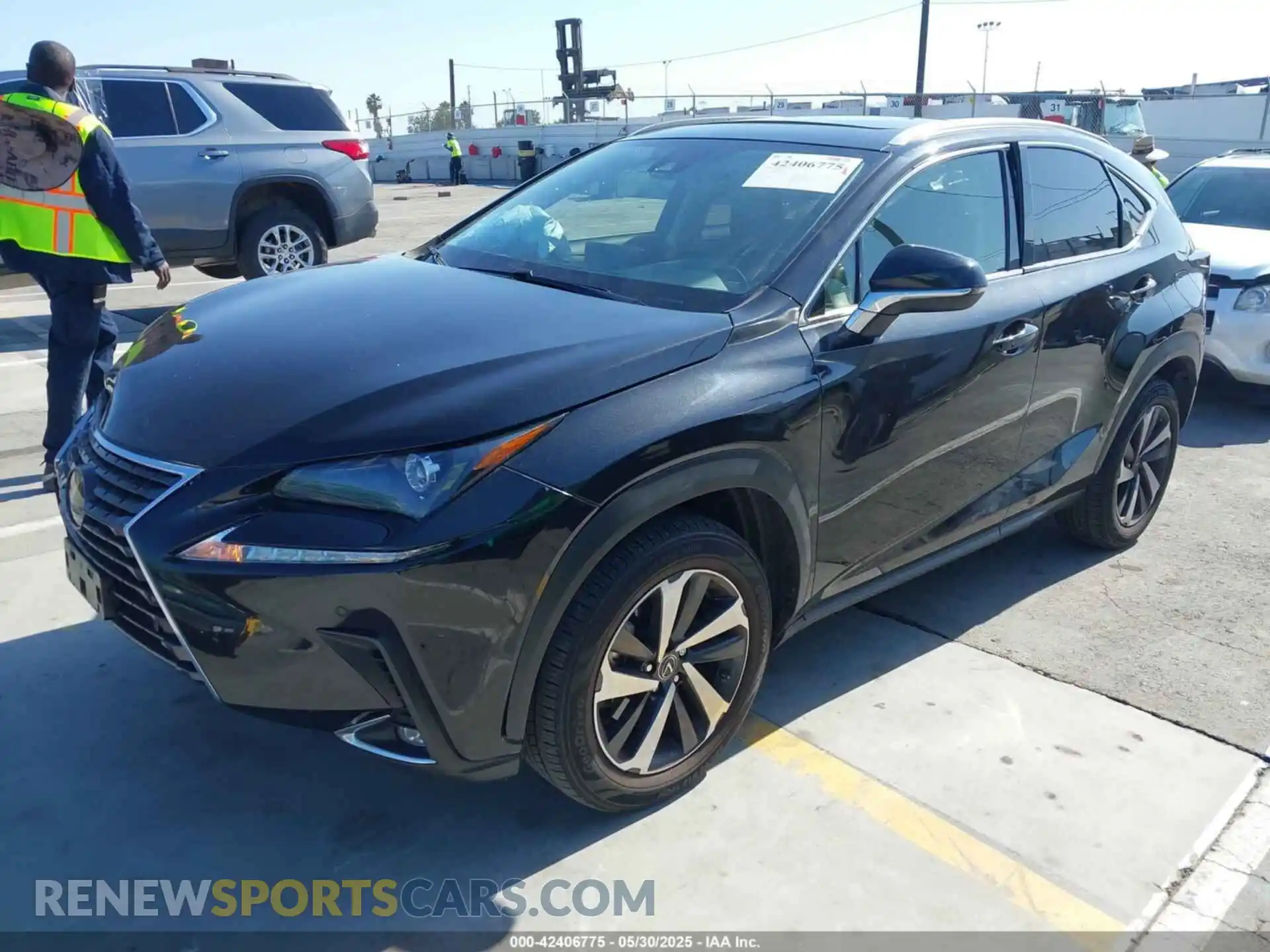 2 Фотография поврежденного автомобиля JTJDARBZ6L5006811 LEXUS NX 300 2020