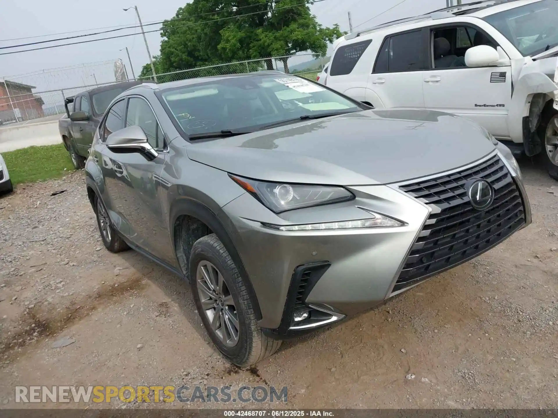 1 Фотография поврежденного автомобиля JTJDARBZ9L2171222 LEXUS NX 300 2020