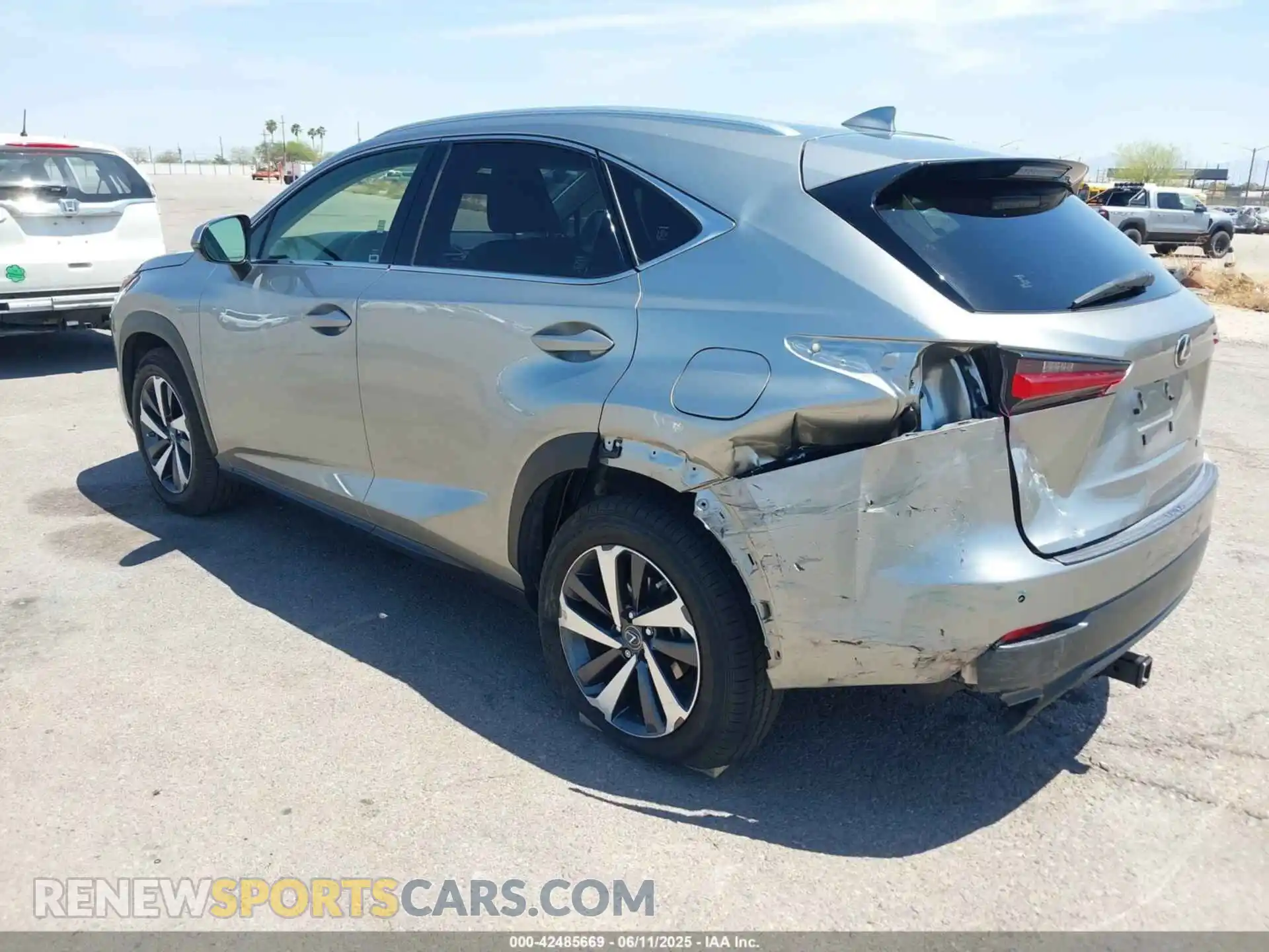 3 Фотография поврежденного автомобиля JTJGARBZ5L2158674 LEXUS NX 300 2020