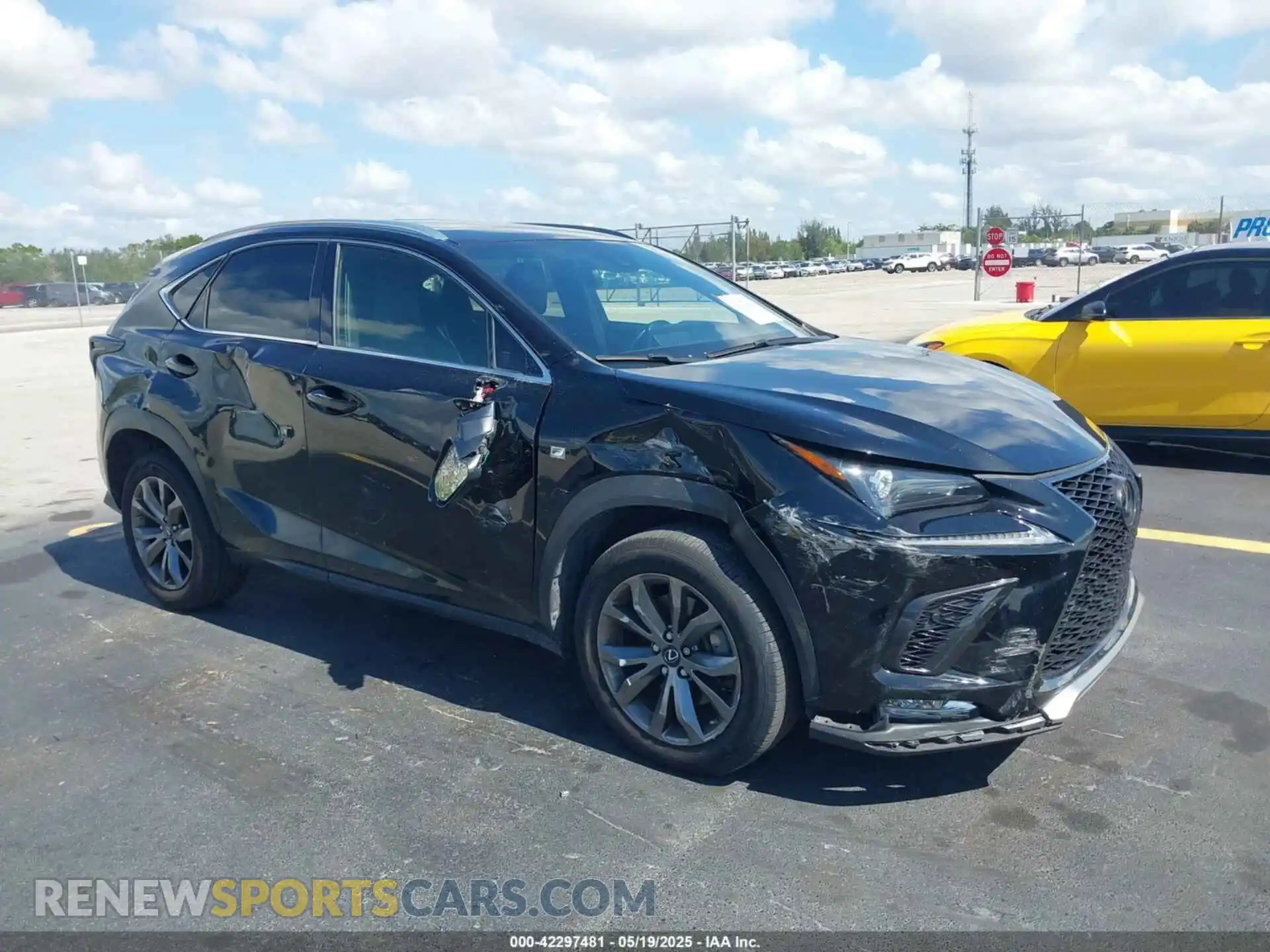 1 Фотография поврежденного автомобиля JTJSARBZ3L2177315 LEXUS NX 300 2020