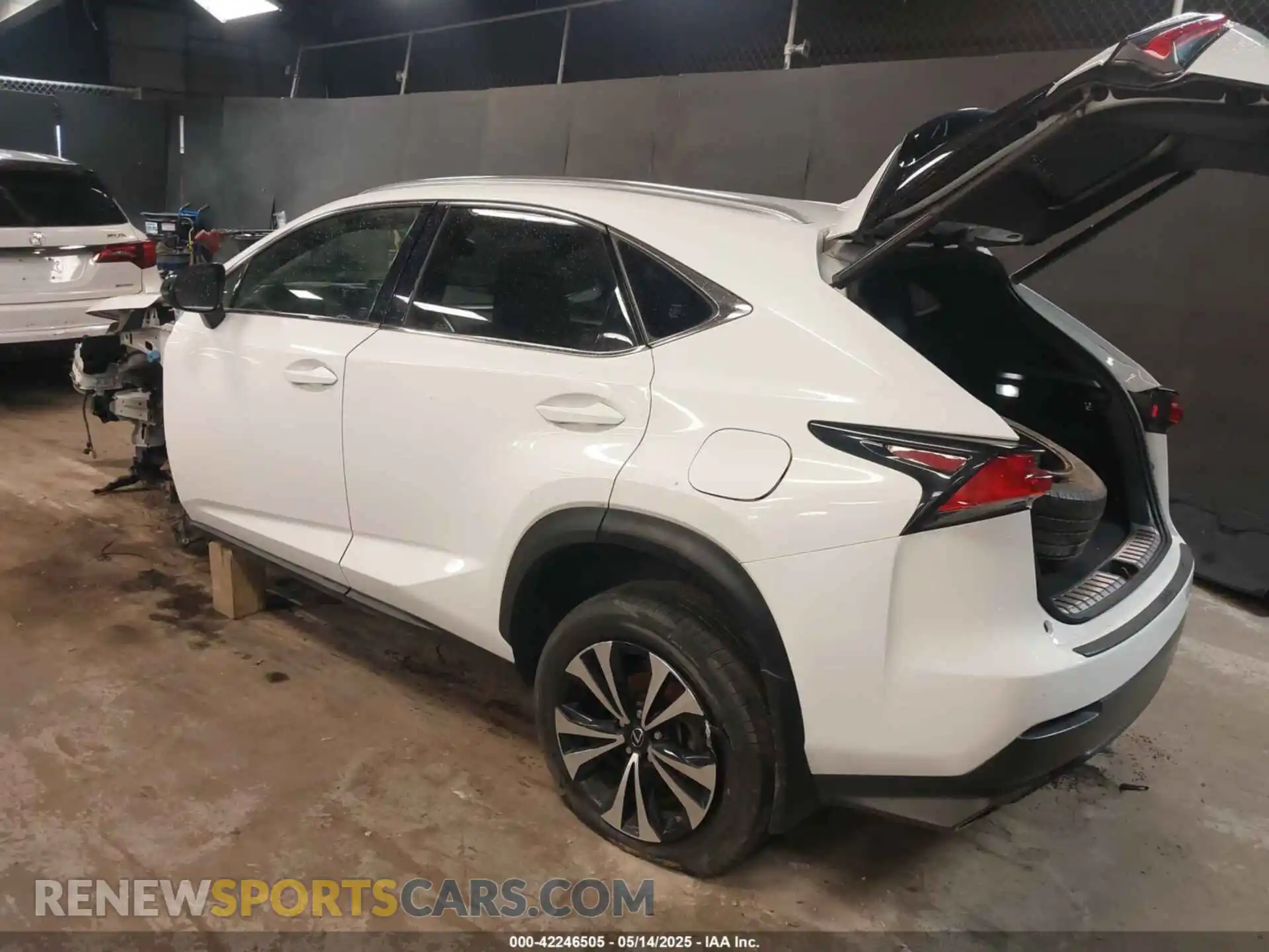 3 Фотография поврежденного автомобиля JTJSARDZ0L5001656 LEXUS NX 300 2020
