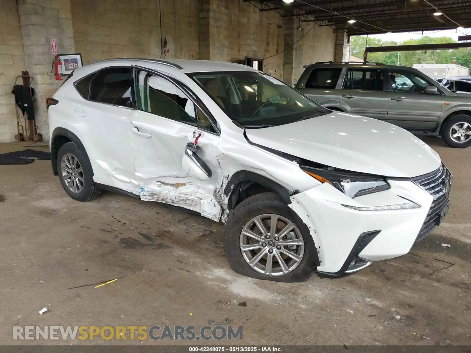 1 Фотография поврежденного автомобиля JTJDARDZ3M5023838 LEXUS NX 300 2021