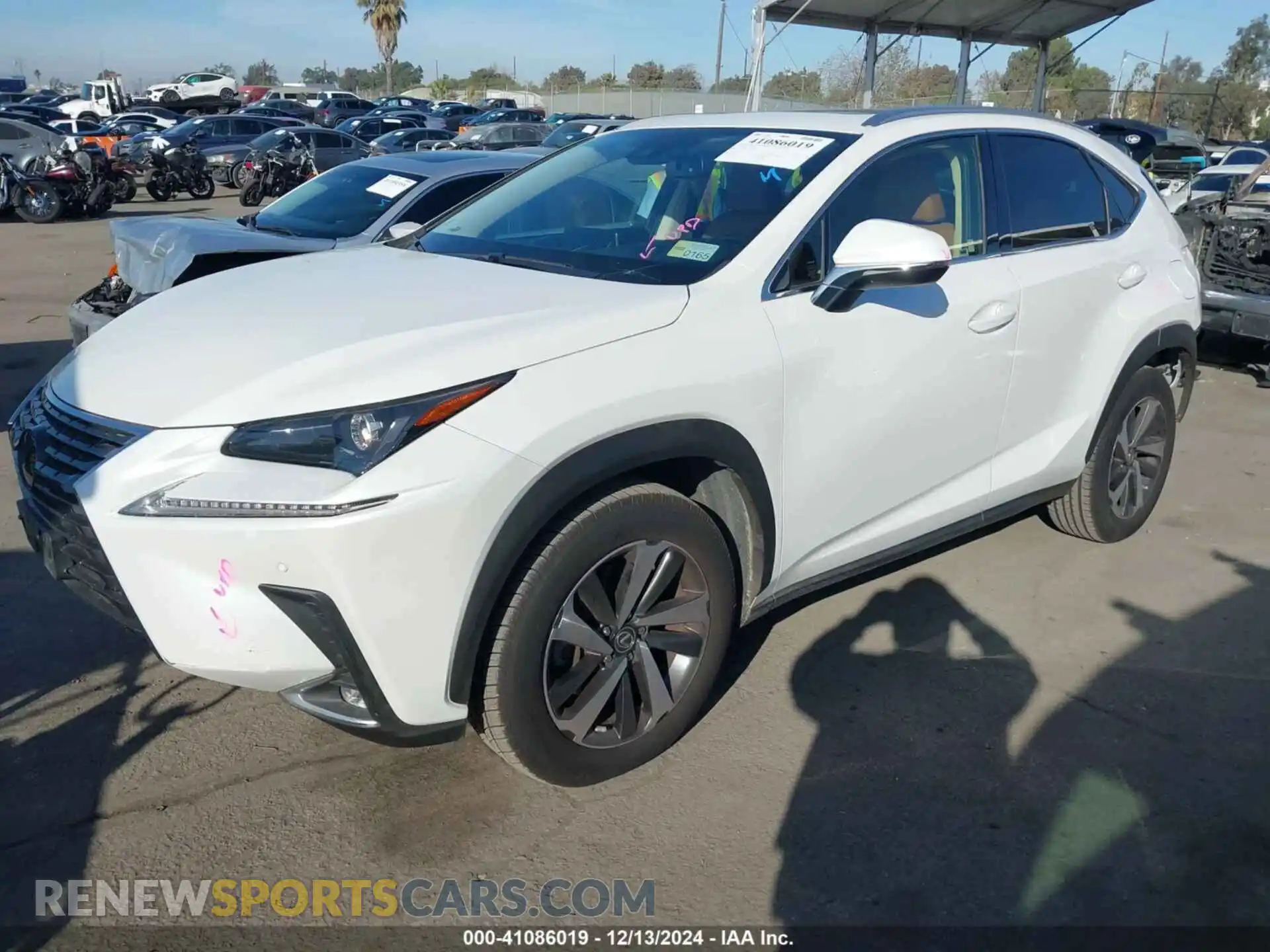 2 fotografías del automóvil dañado JTJGARBZ3M2201104 LEXUS NX 300 2021