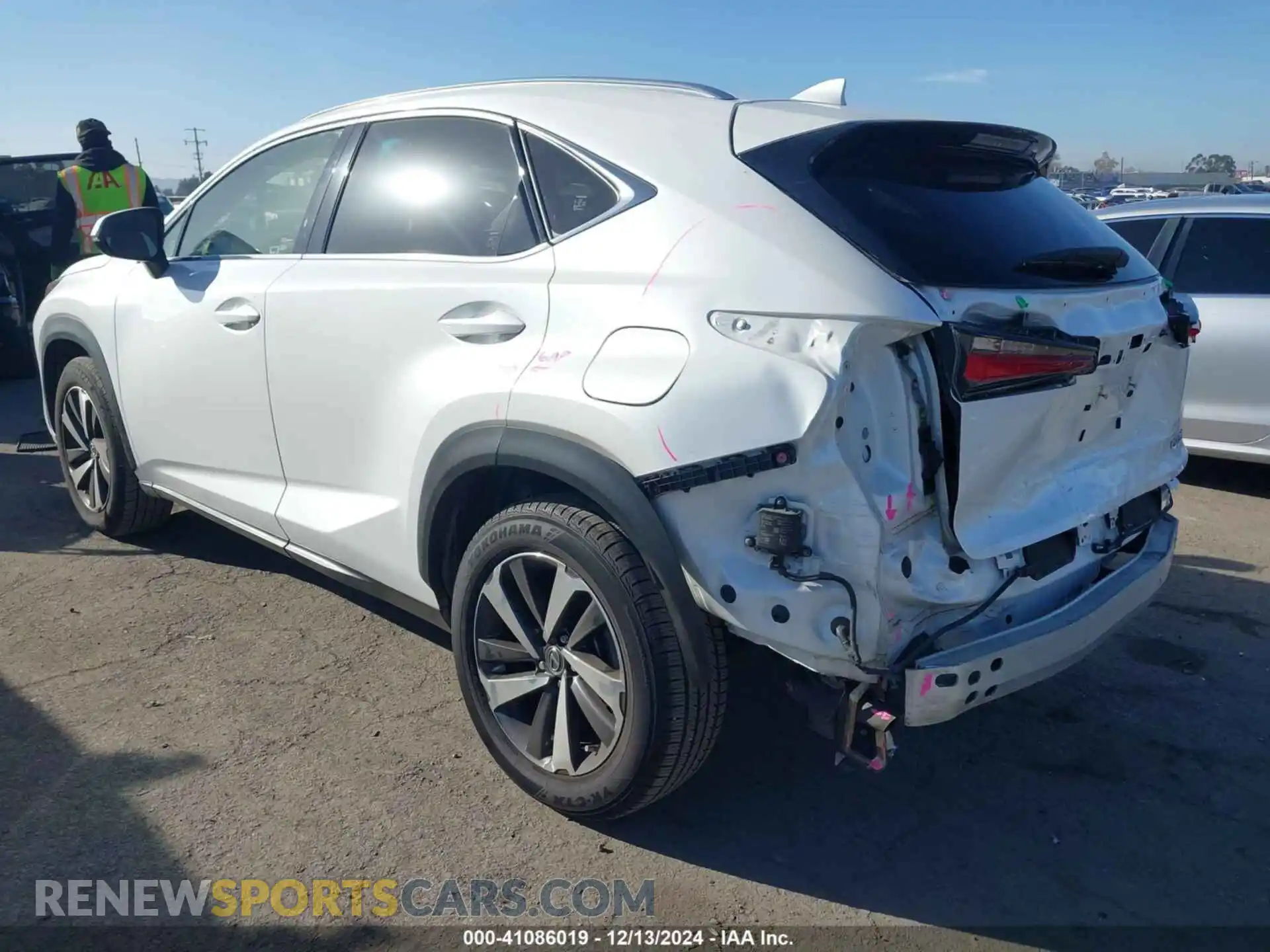 3 fotografías del automóvil dañado JTJGARBZ3M2201104 LEXUS NX 300 2021
