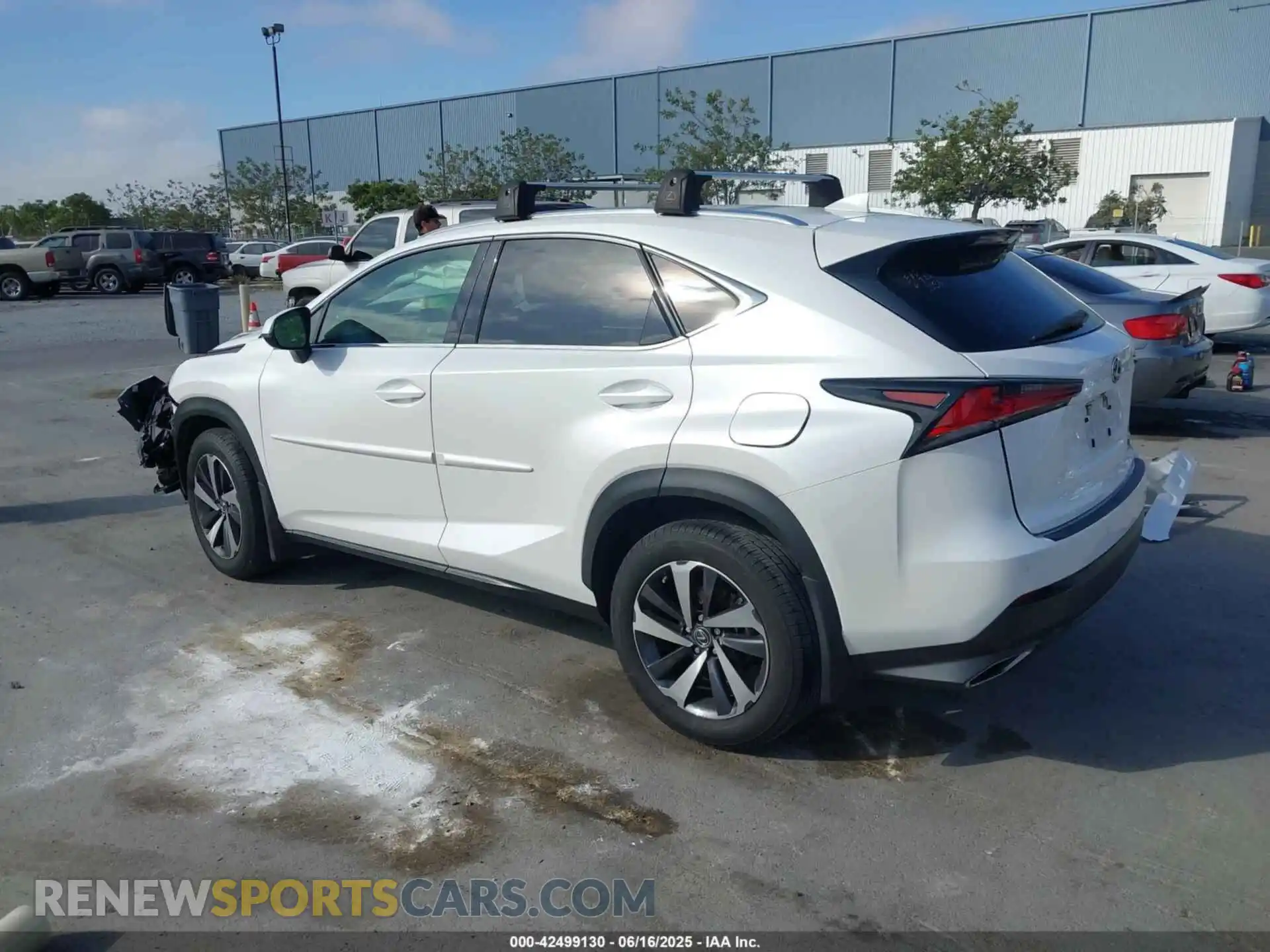 3 Фотография поврежденного автомобиля JTJGARBZXM5032858 LEXUS NX 300 2021