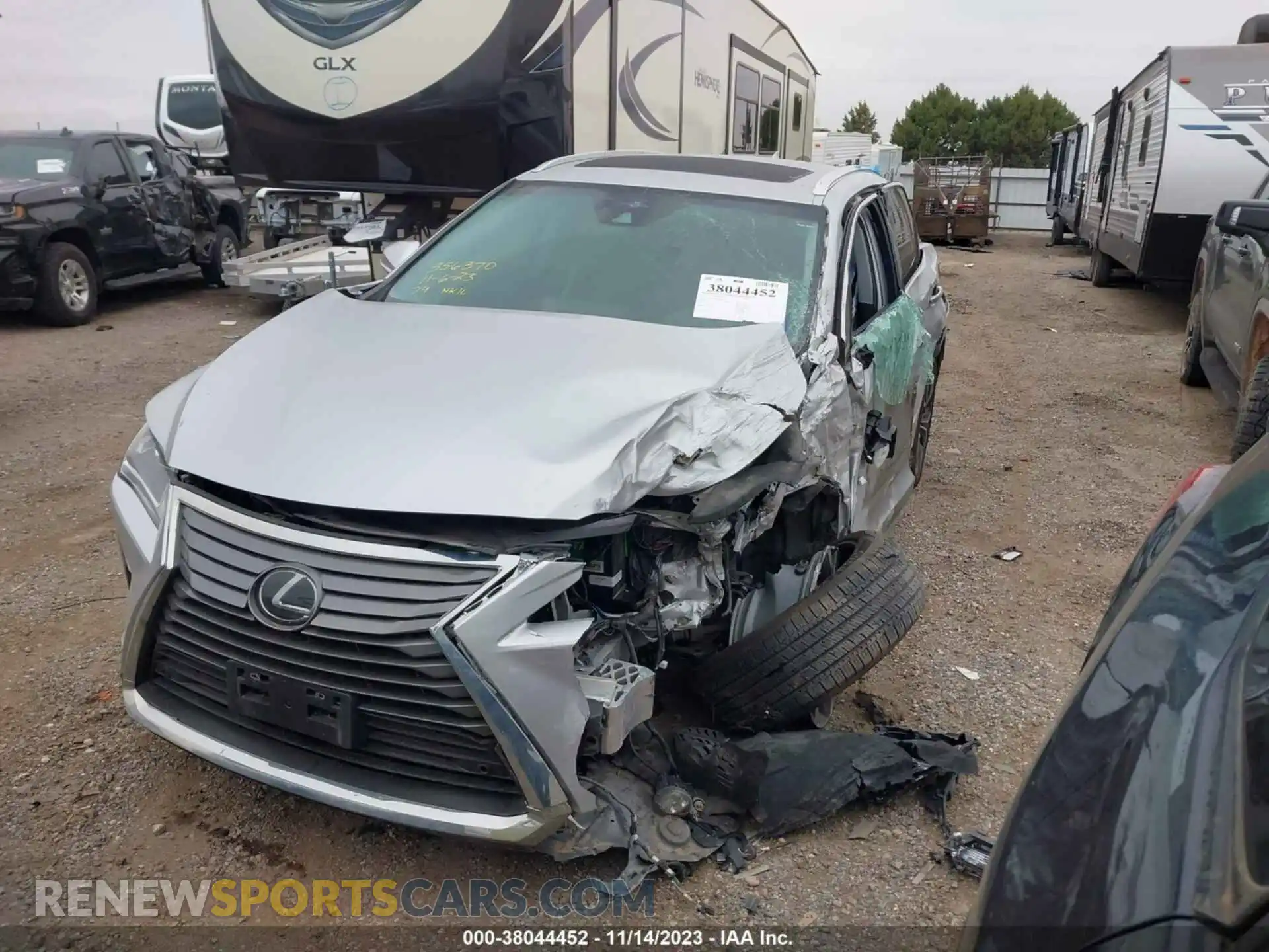 2 fotografías del automóvil dañado 2T2ZZMCA6HC046213 LEXUS RX 2017