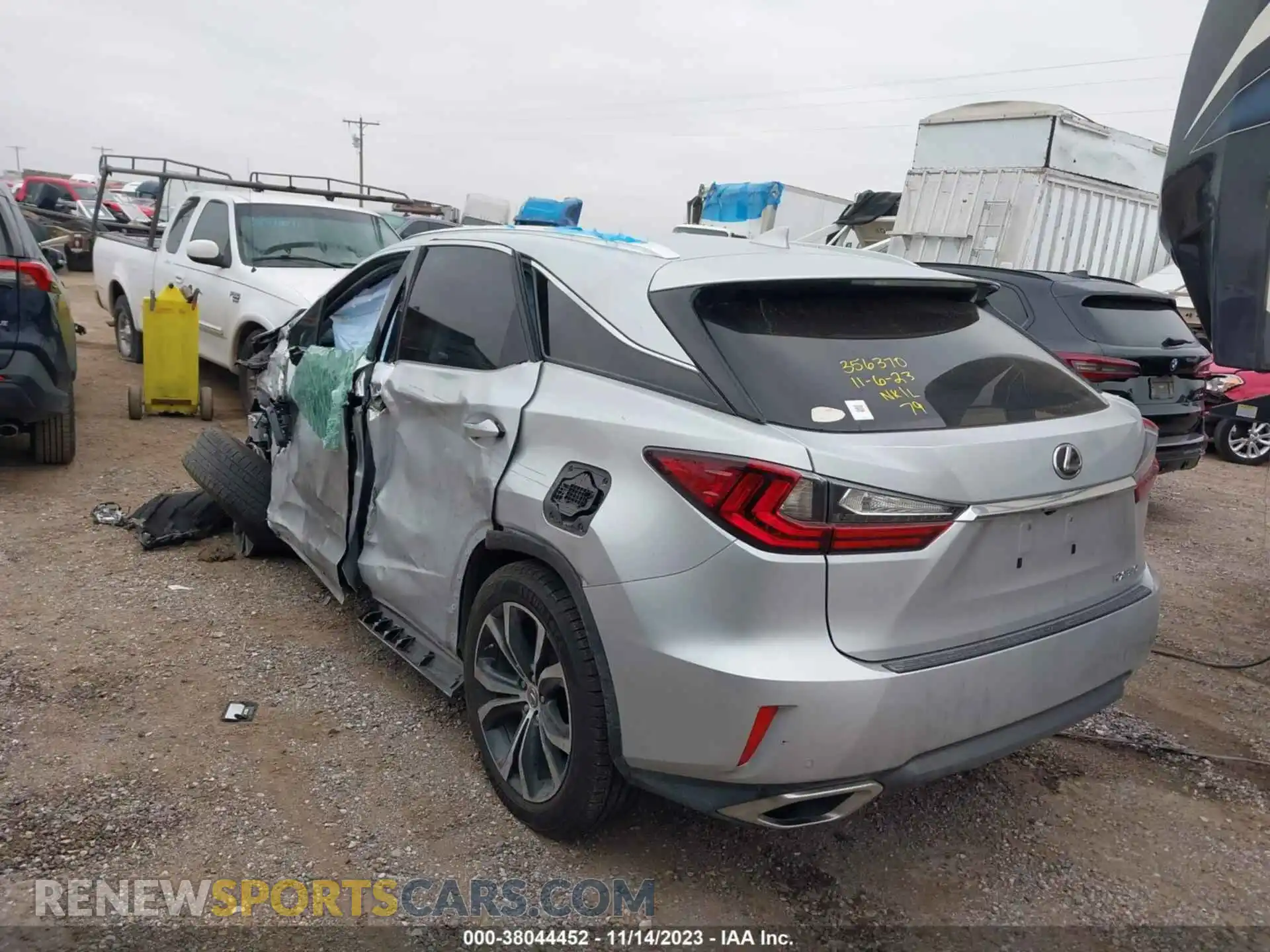 3 fotografías del automóvil dañado 2T2ZZMCA6HC046213 LEXUS RX 2017