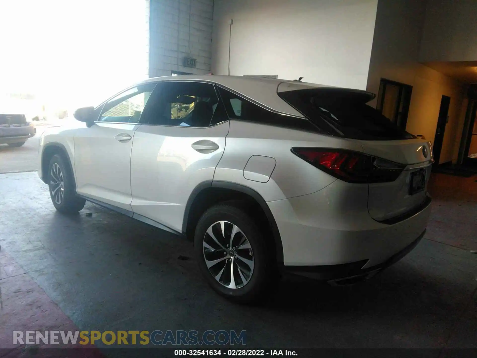 3 Photograph of a damaged car 2T2AZMDA6LC217871 LEXUS RX 2020