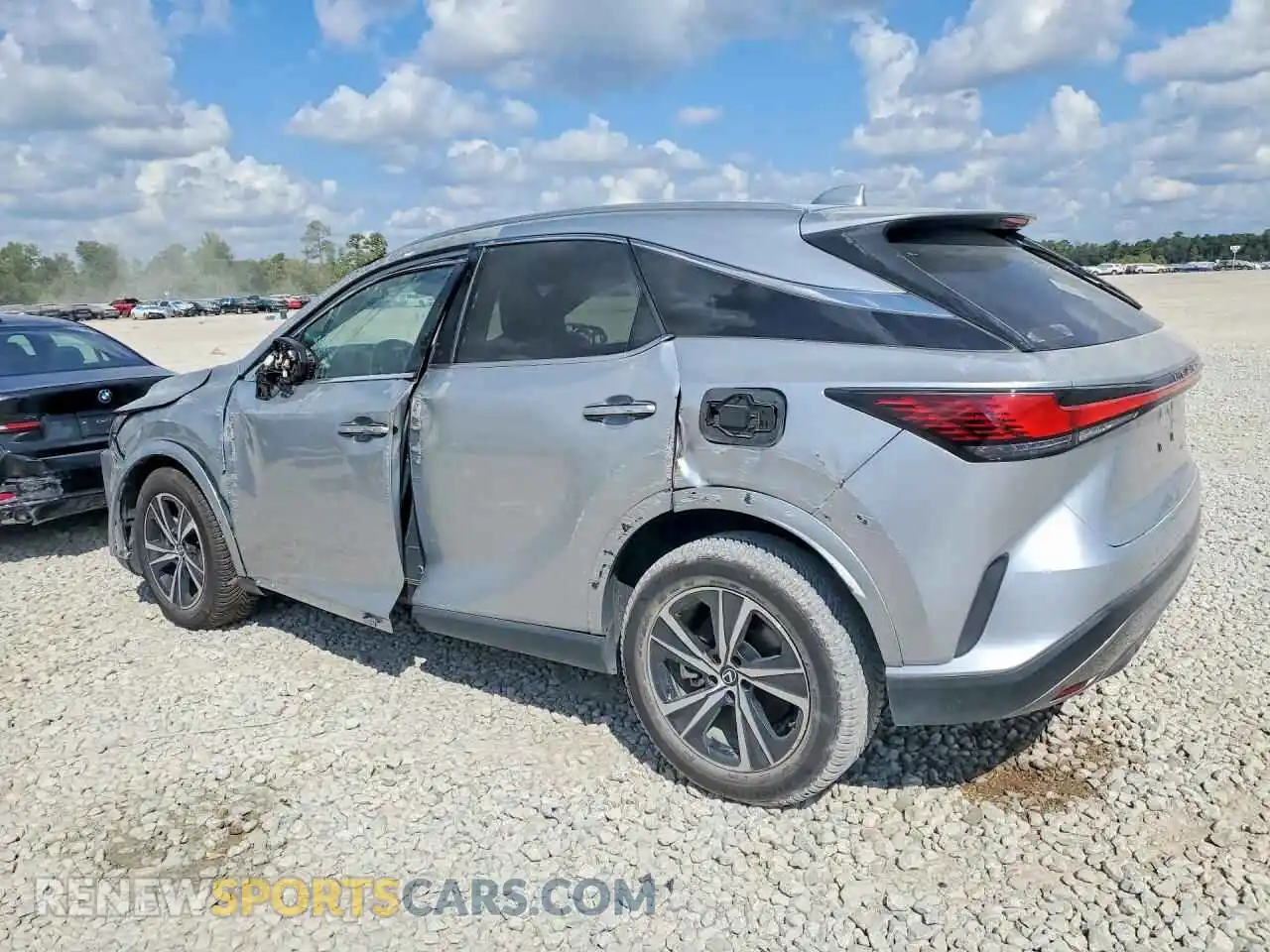 2 fotografías del automóvil dañado 2T2BBMCA6PC020165 LEXUS RX 2023