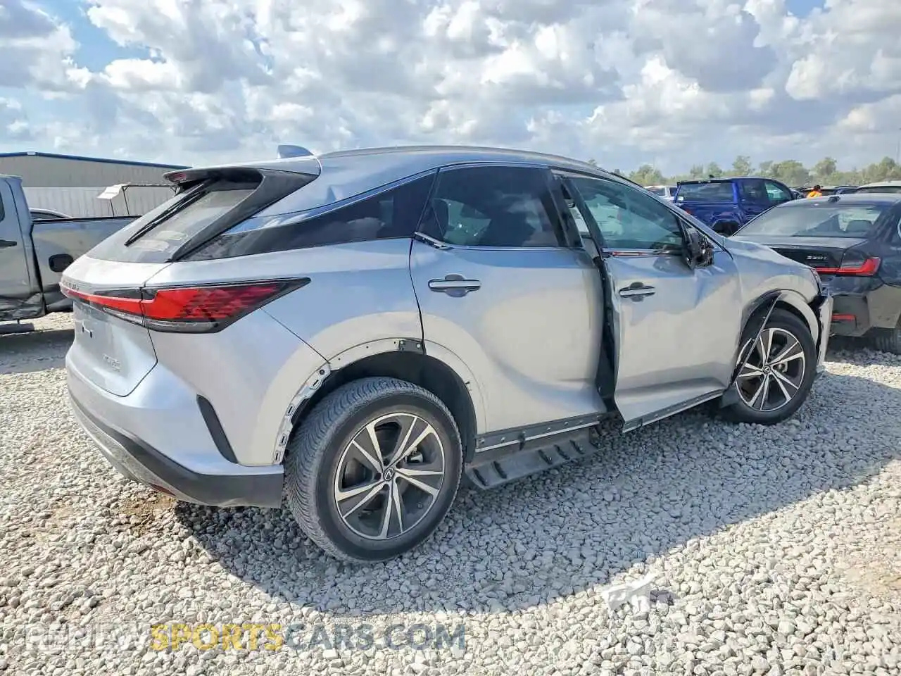 3 fotografías del automóvil dañado 2T2BBMCA6PC020165 LEXUS RX 2023