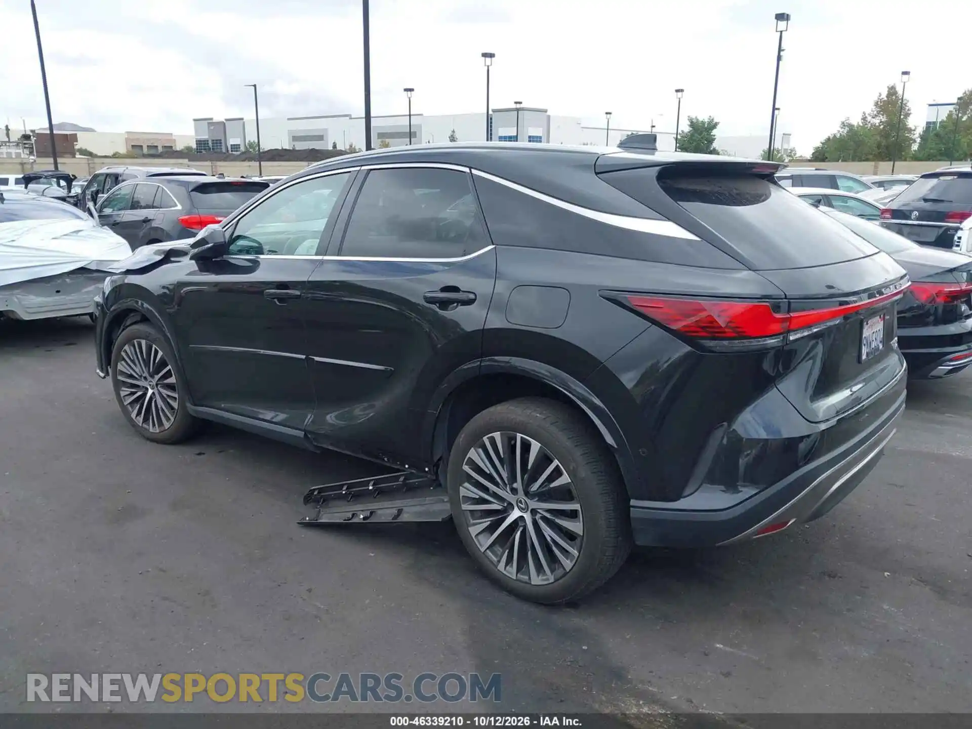 3 Фотография поврежденного автомобиля 2T2BAMCA5RC075681 LEXUS RX 350 2024