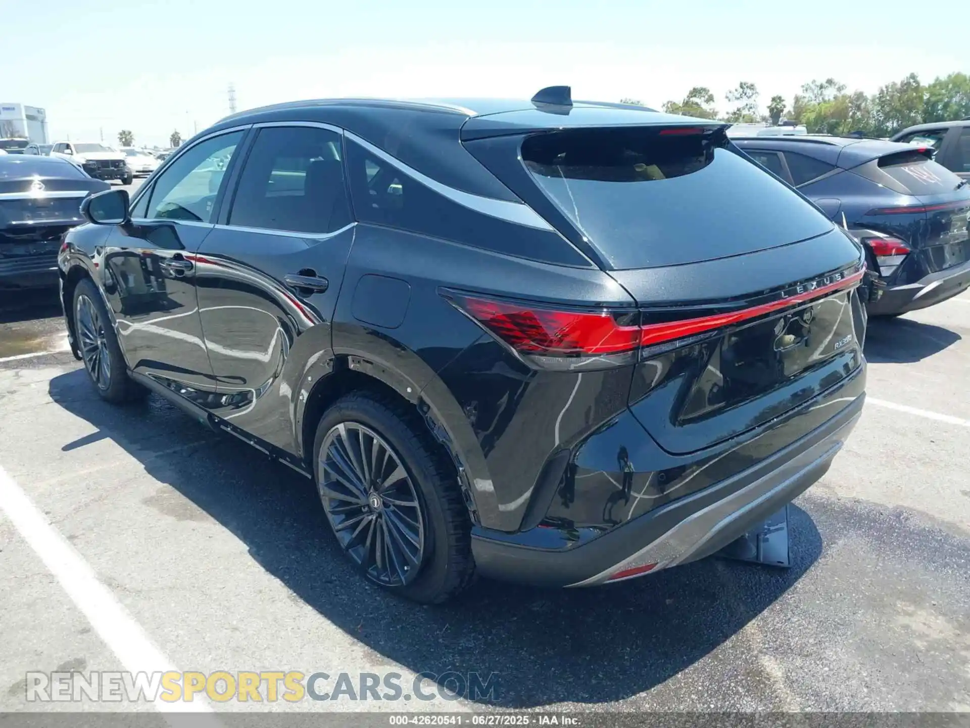 3 fotografías del automóvil dañado 2T2BAMBAXSC058589 LEXUS RX 350 2025