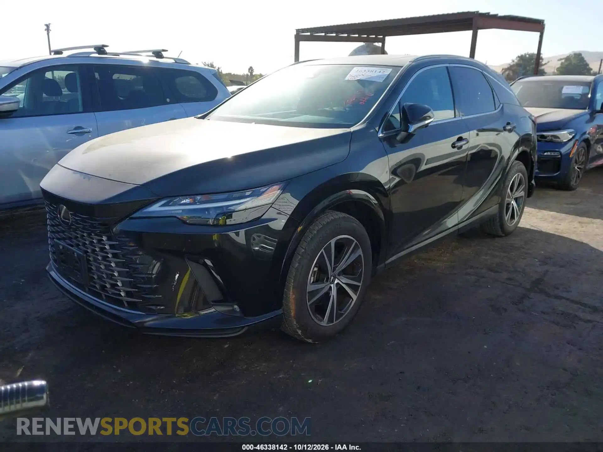 2 Фотография поврежденного автомобиля JTJCHMAA4S2022012 LEXUS RX 350 2025
