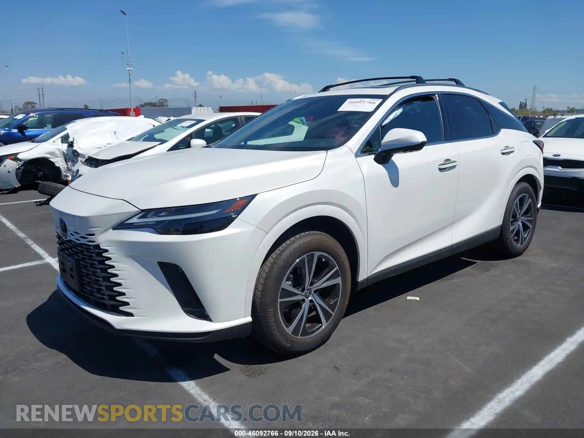 2 fotografías del automóvil dañado JTJCHMAA9S2032342 LEXUS RX 350 2025