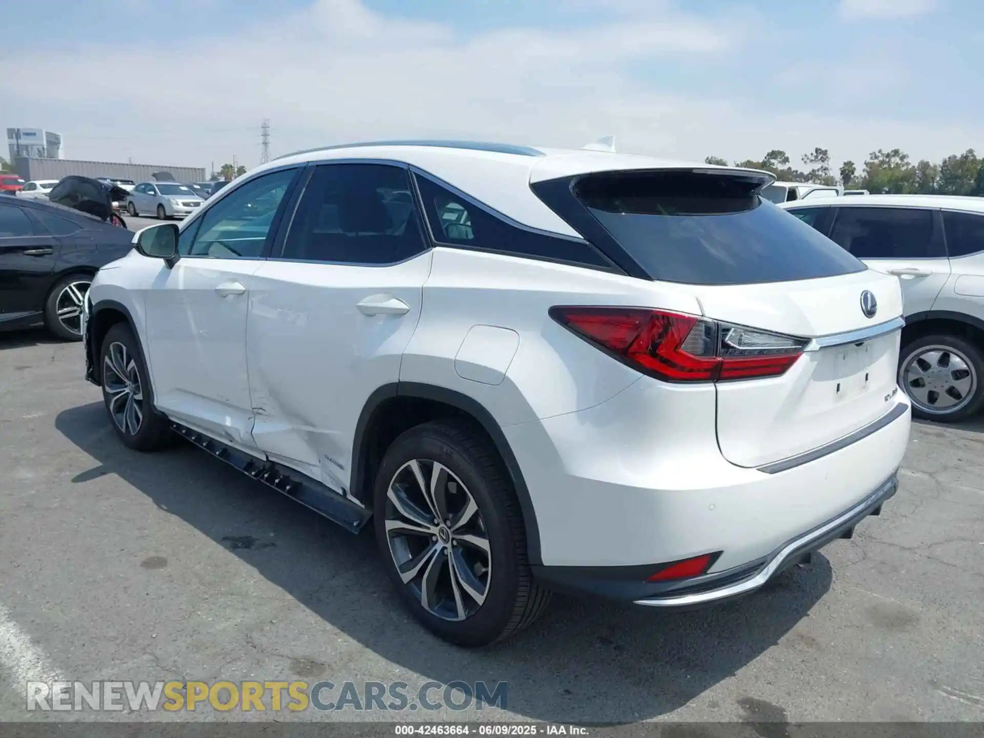 3 fotografías del automóvil dañado 2T2HGMDA7NC074100 LEXUS RX 450H 2022