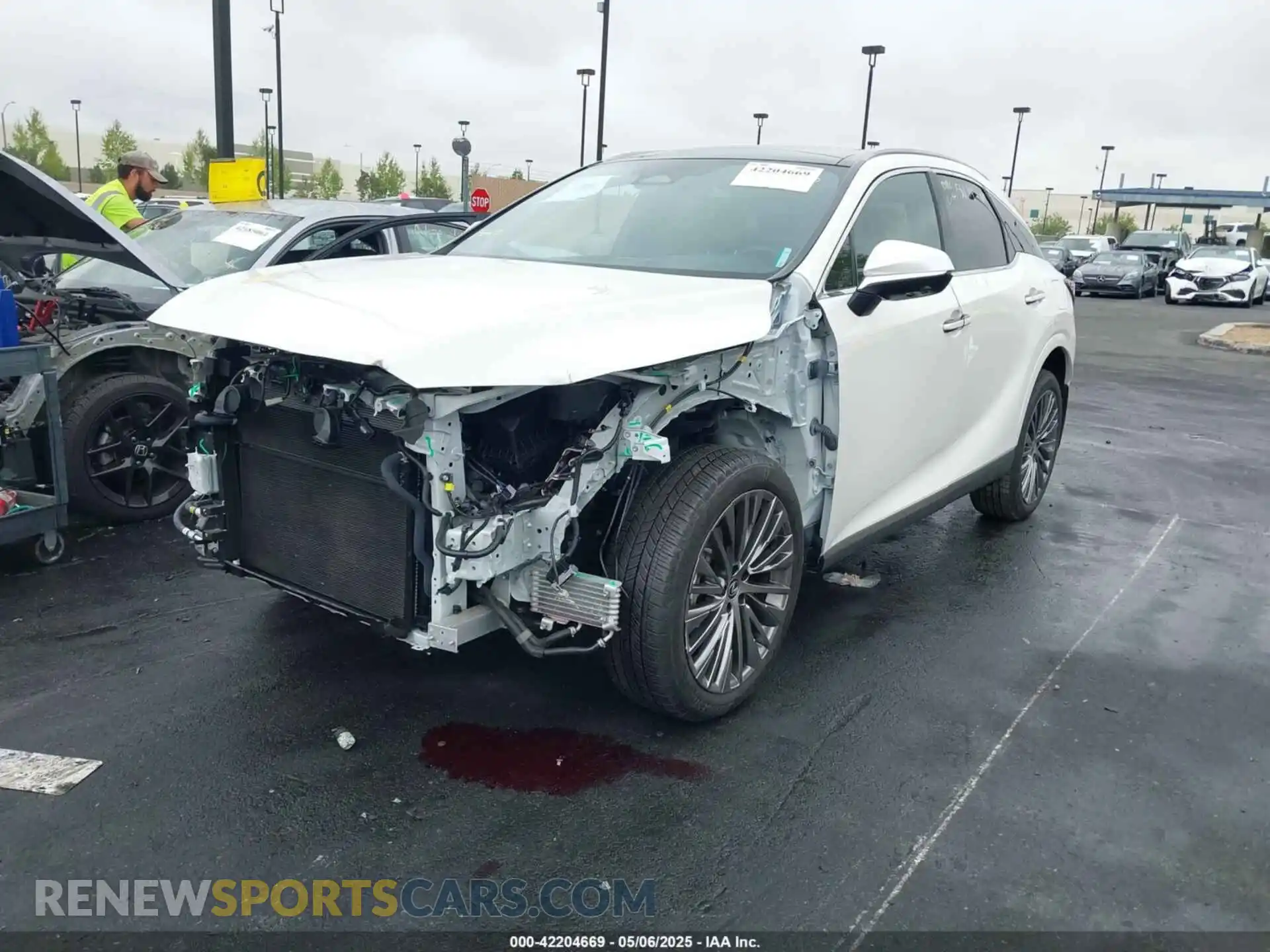2 Фотография поврежденного автомобиля JTJCJMGA1R2021146 LEXUS RX 450H+ 2024