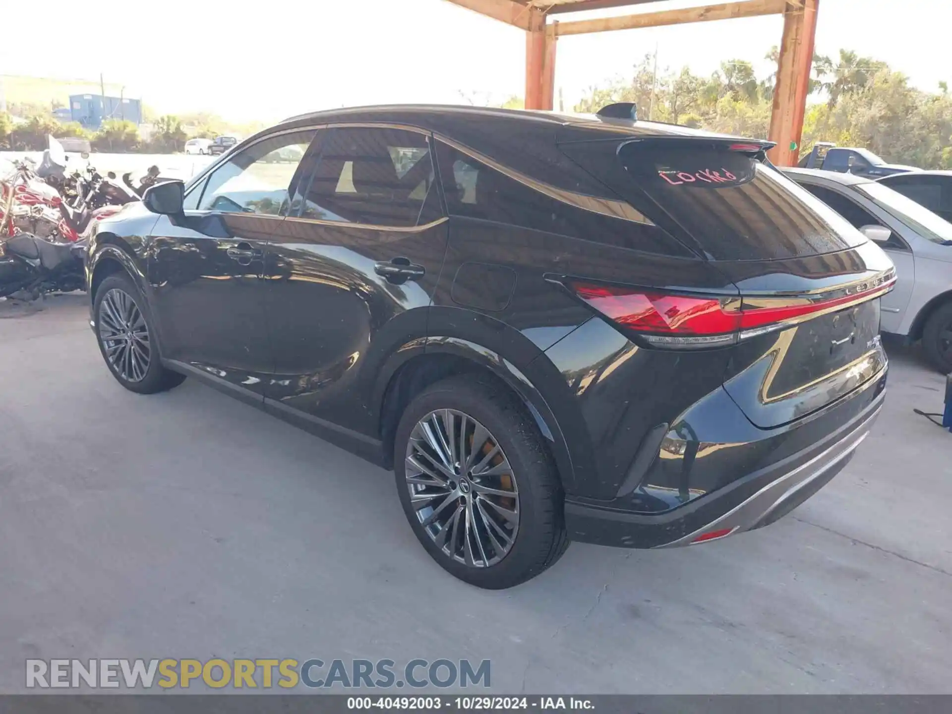 3 fotografías del automóvil dañado JTJCJMGAXR2014115 LEXUS RX 450H+ 2024
