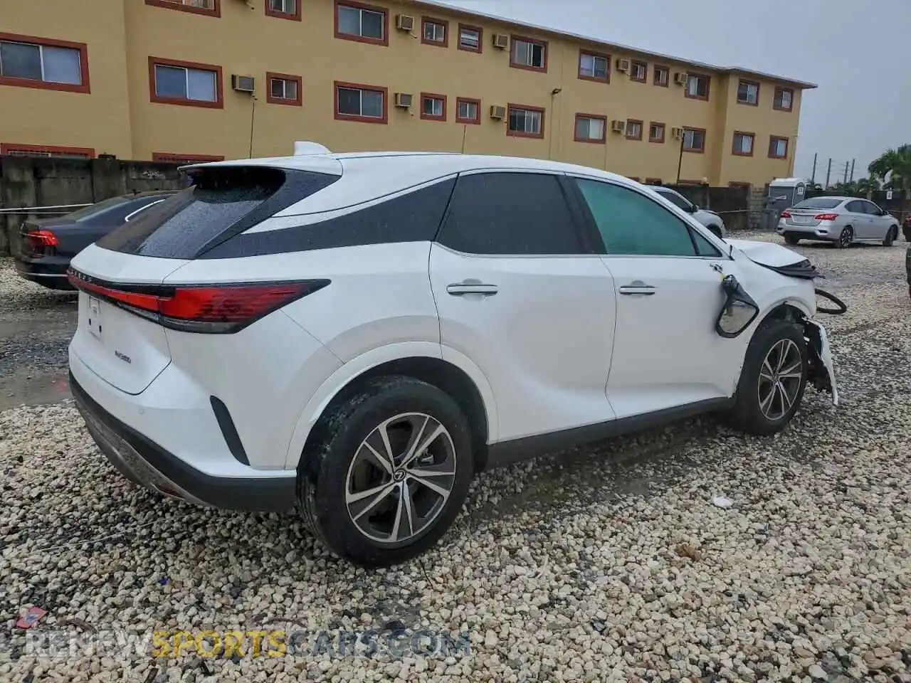 3 fotografías del automóvil dañado 2T2BAMBA1RC035129 LEXUS RX350 2024