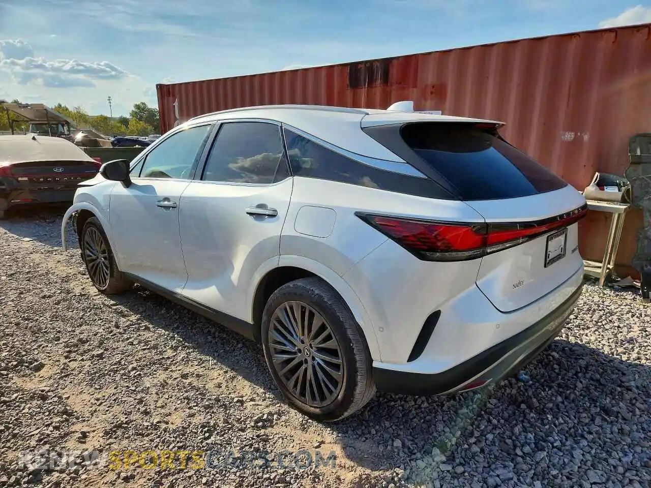 2 fotografías del automóvil dañado 2T2BAMBA3RC024178 LEXUS RX350 2024