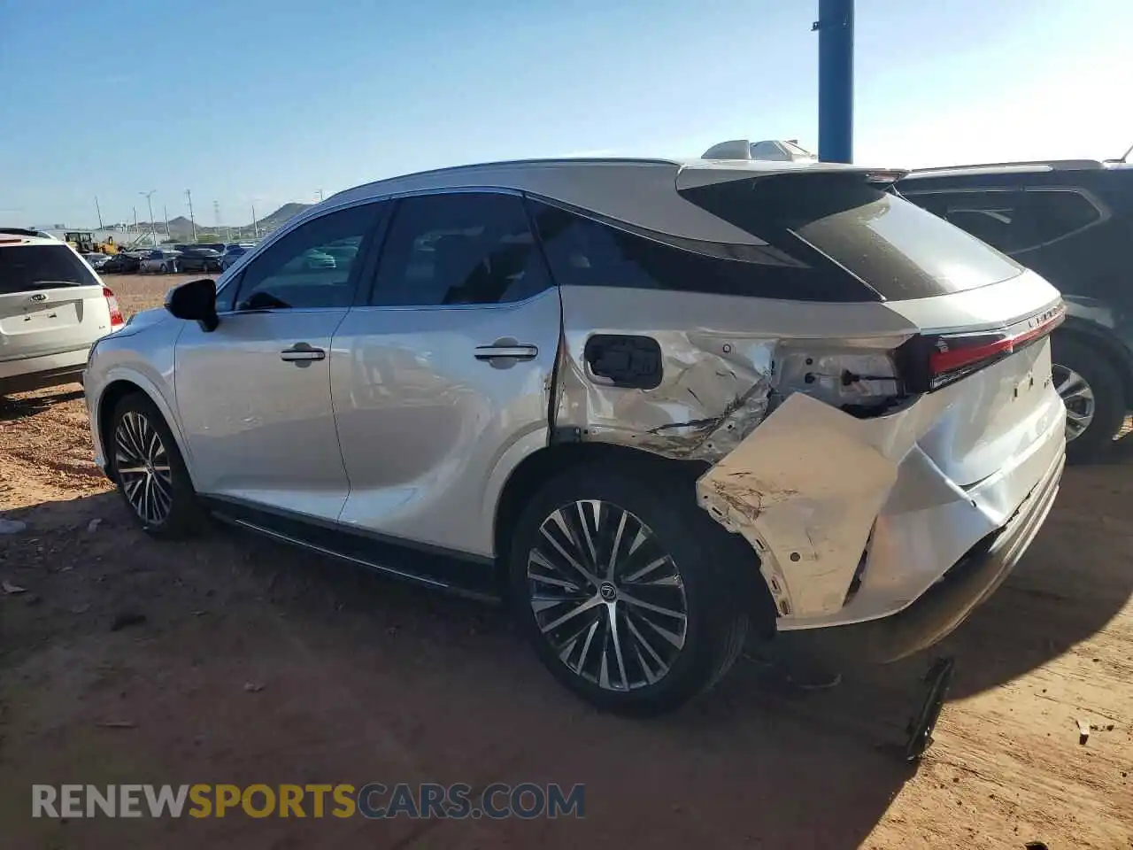 2 fotografías del automóvil dañado 2T2BAMBA3RC031437 LEXUS RX350 2024
