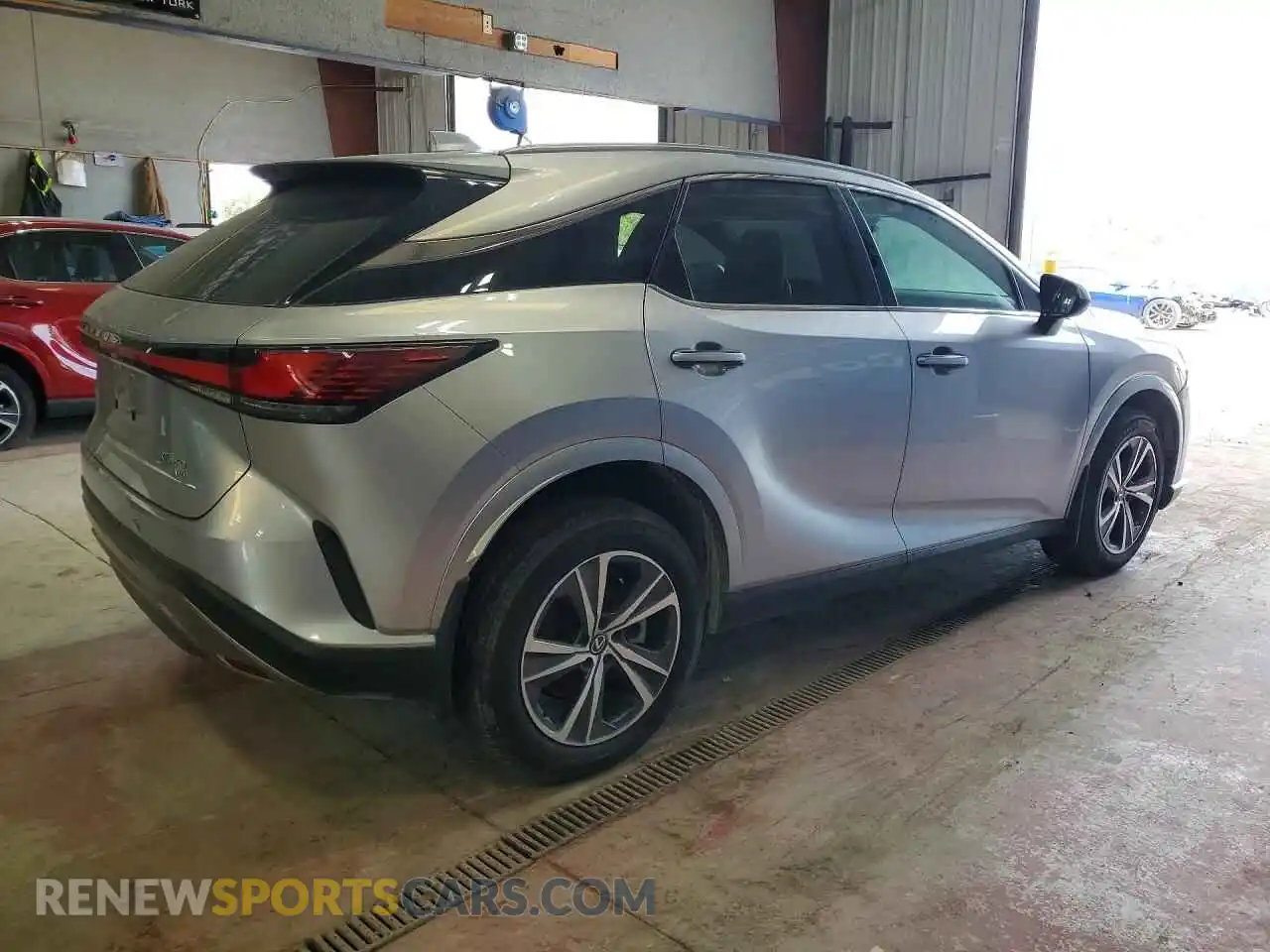 3 Фотография поврежденного автомобиля 2T2BAMCA2RC071720 LEXUS RX350 2024