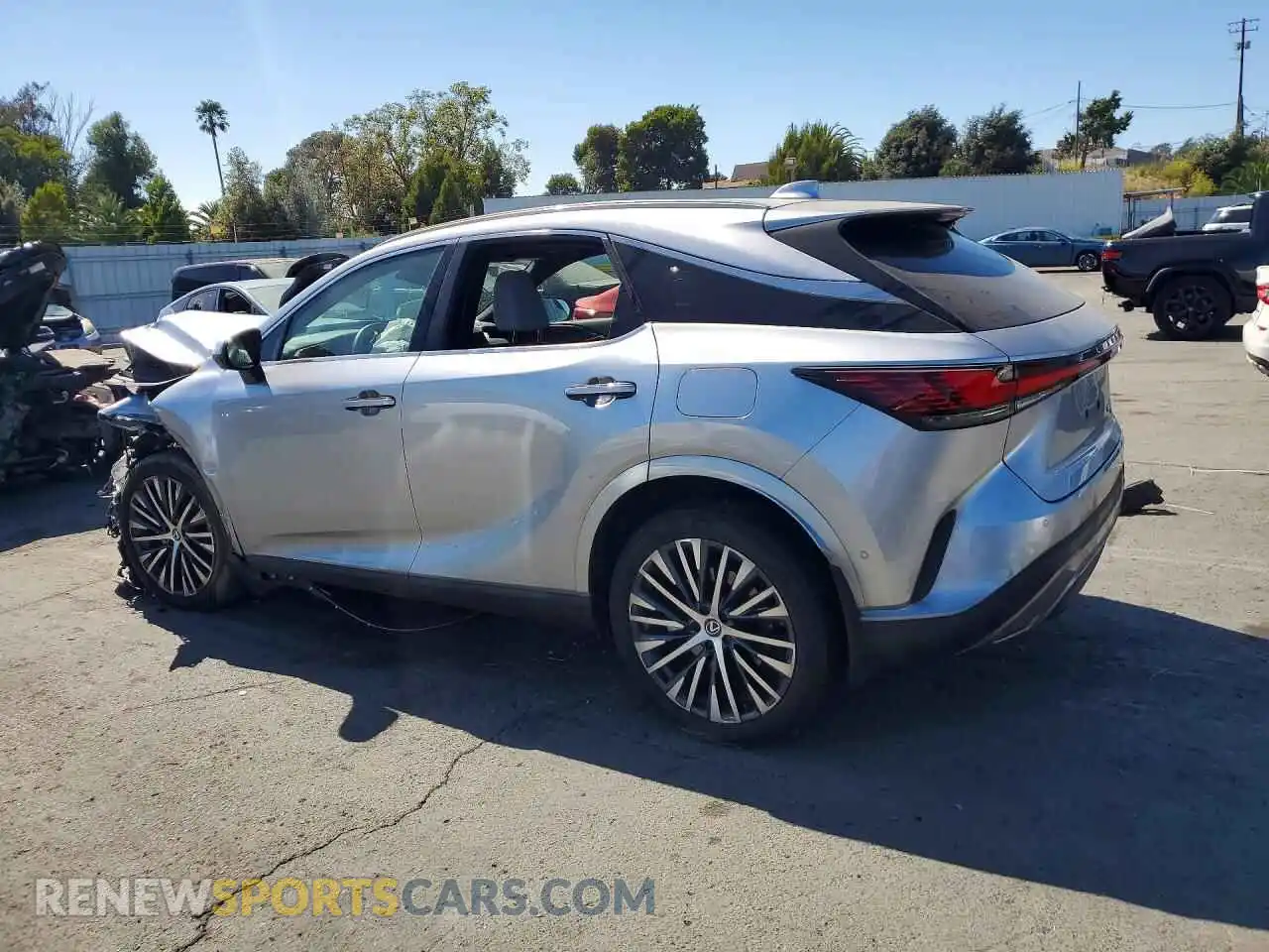 2 Фотография поврежденного автомобиля 2T2BAMCA8RC084553 LEXUS RX350 2024