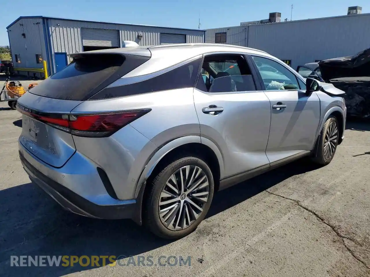 3 Фотография поврежденного автомобиля 2T2BAMCA8RC084553 LEXUS RX350 2024