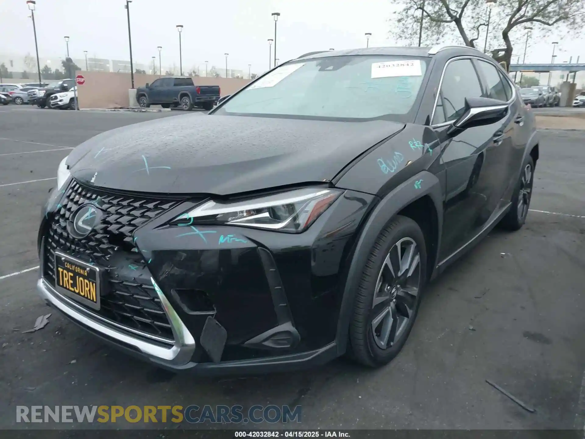 2 Photograph of a damaged car JTHY3JBH0K2013968 LEXUS UX 200 2019