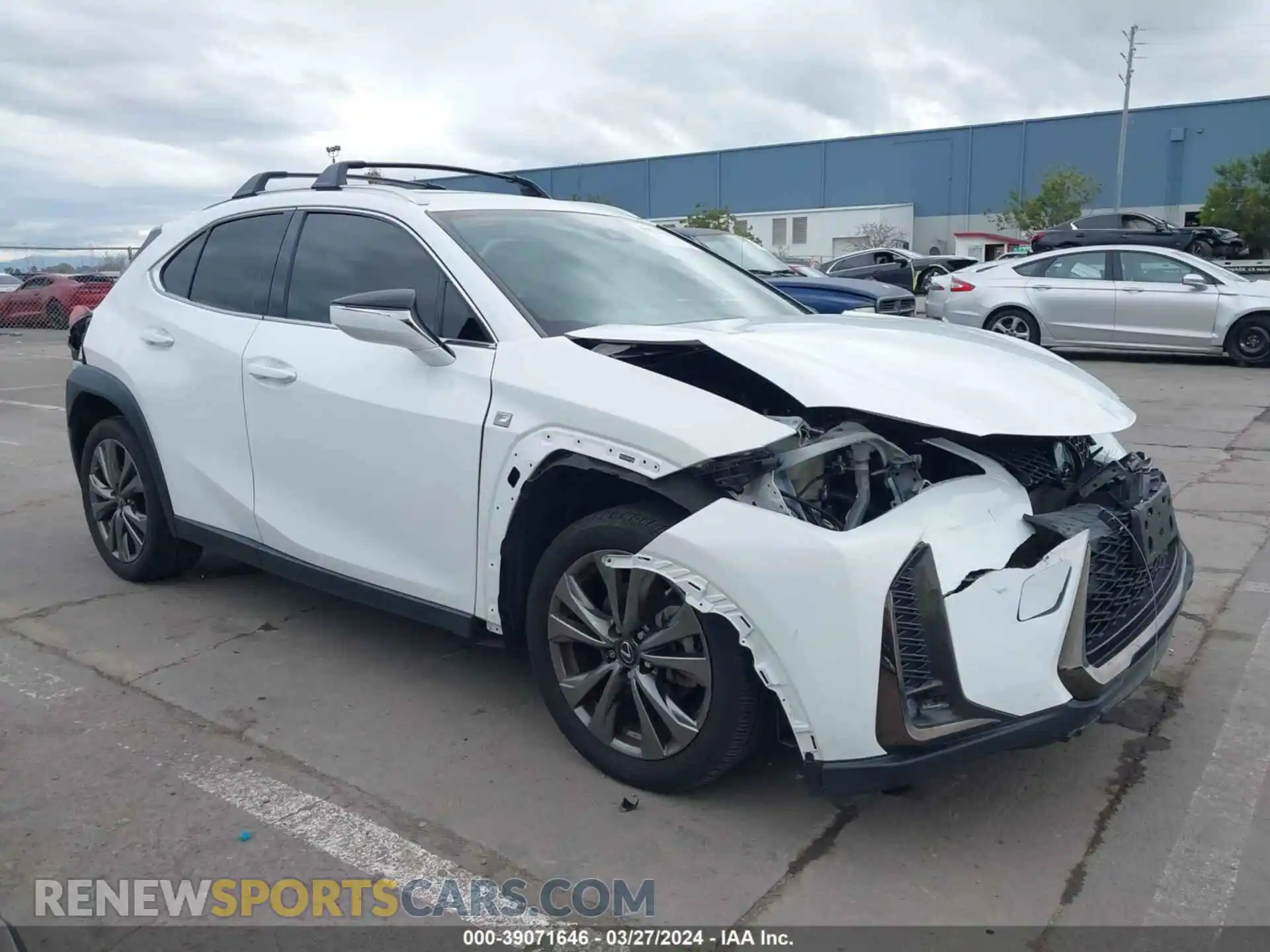 1 Photograph of a damaged car JTHY3JBH2K2020260 LEXUS UX 200 2019