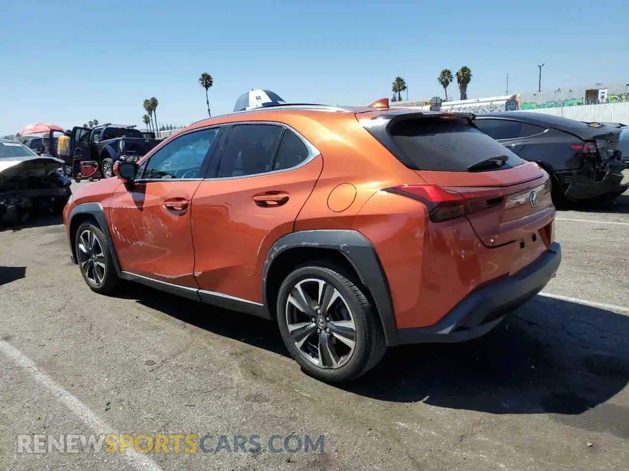 2 Фотография поврежденного автомобиля JTHY3JBH5K2020401 LEXUS UX 200 2019