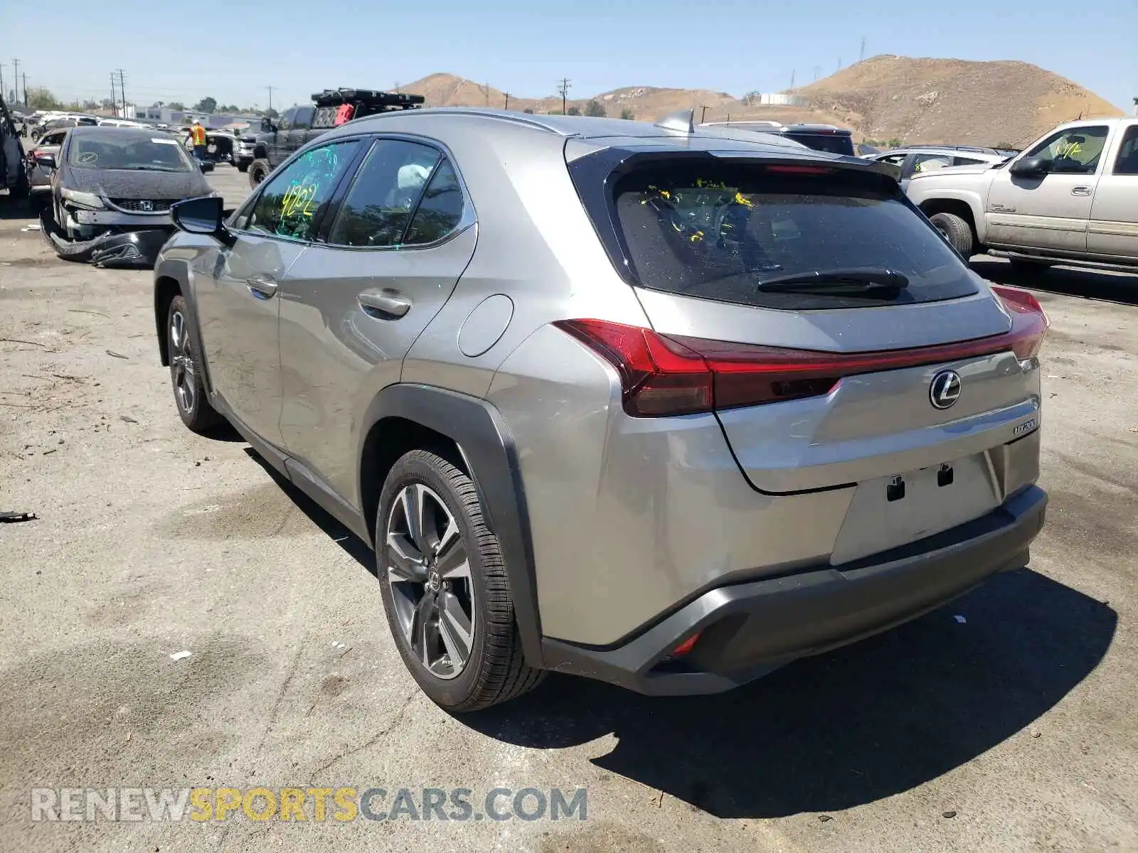 3 Photograph of a damaged car JTHX3JBH0L2031061 LEXUS UX 200 2020