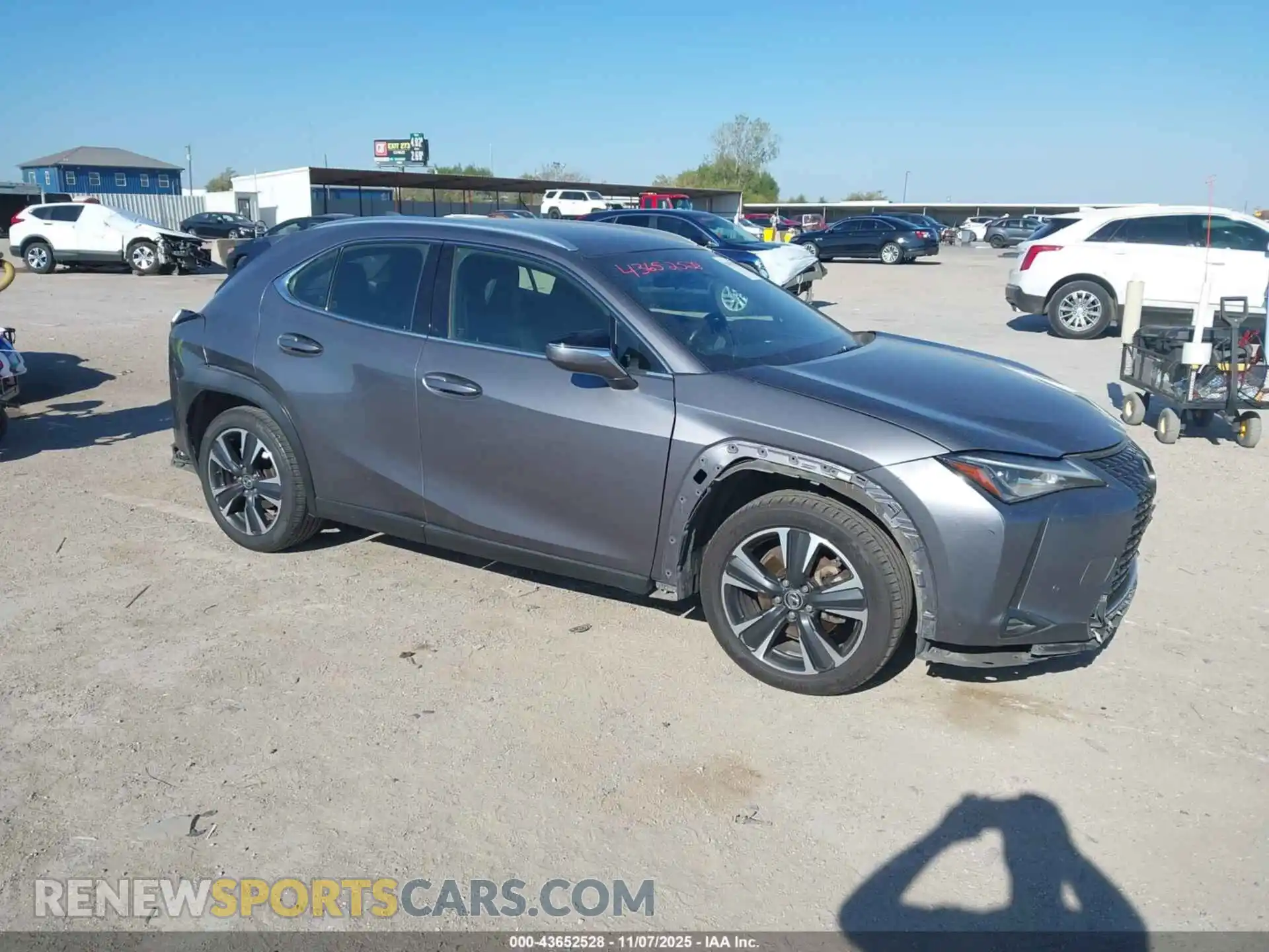 1 Photograph of a damaged car JTHX3JBH3M2032741 LEXUS UX 200 2021