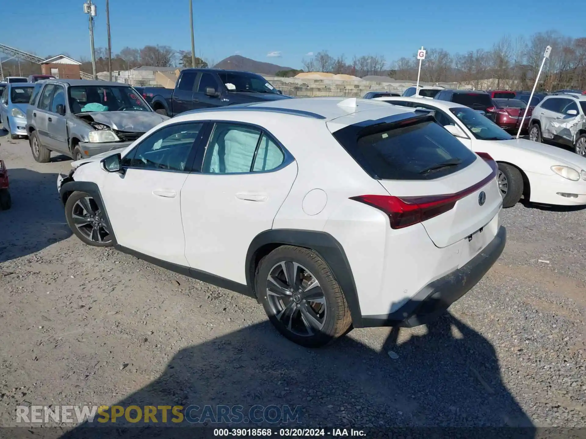 3 fotografías del automóvil dañado JTHX3JBH6M2039103 LEXUS UX 200 2021