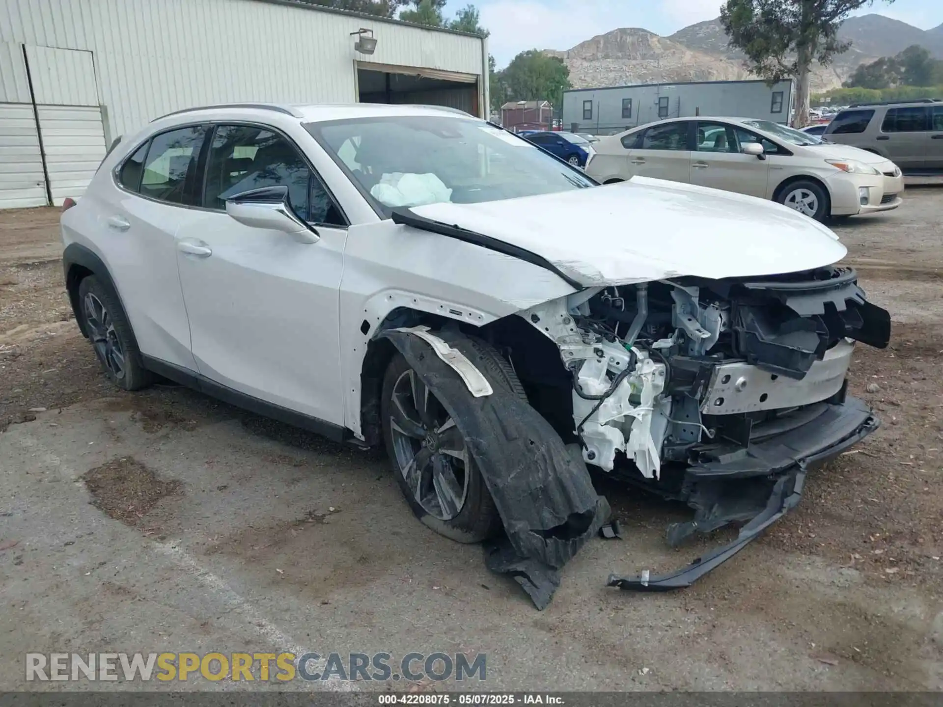 1 Photograph of a damaged car JTHX3JBHXM2037760 LEXUS UX 200 2021