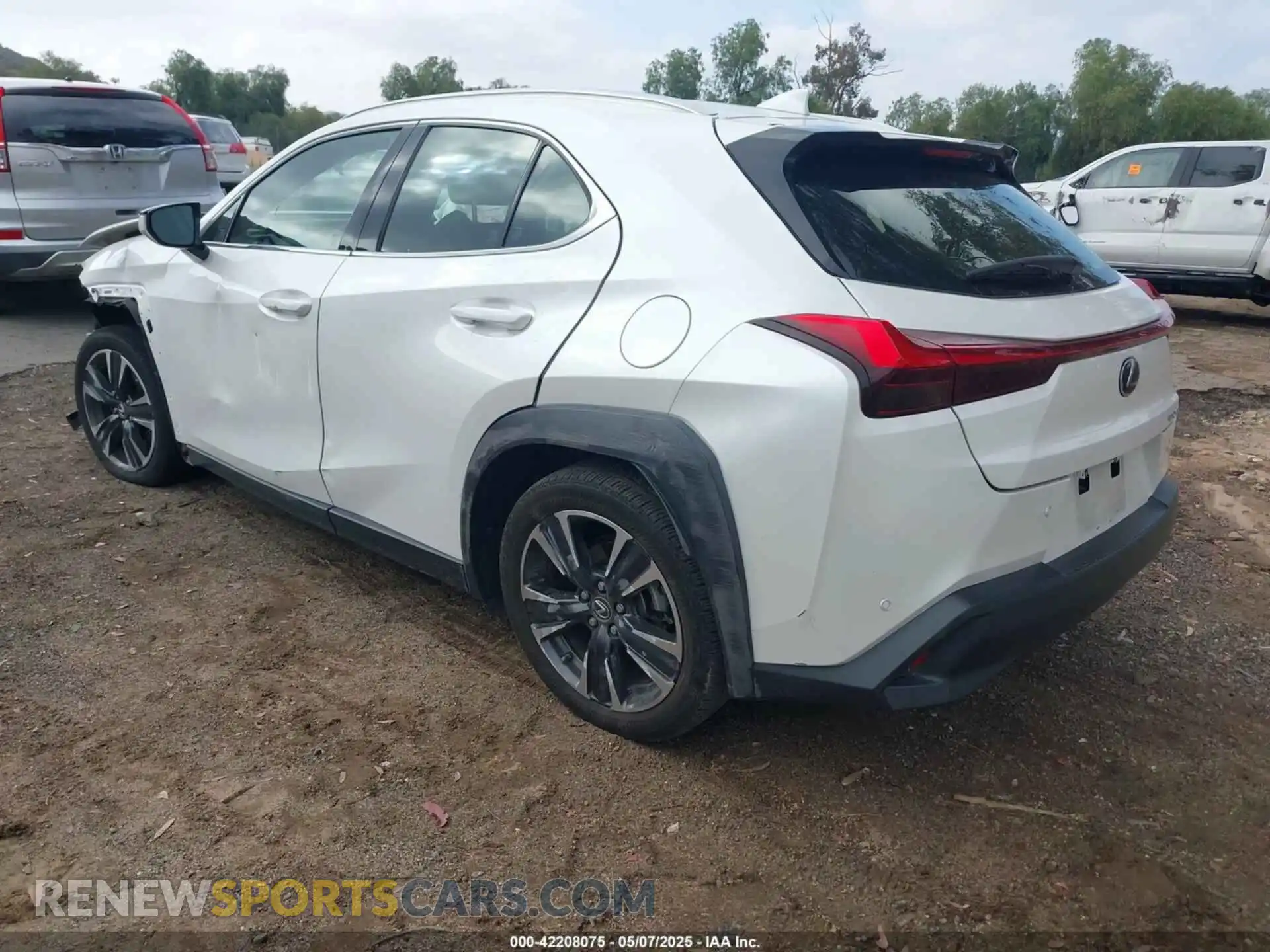 3 Photograph of a damaged car JTHX3JBHXM2037760 LEXUS UX 200 2021