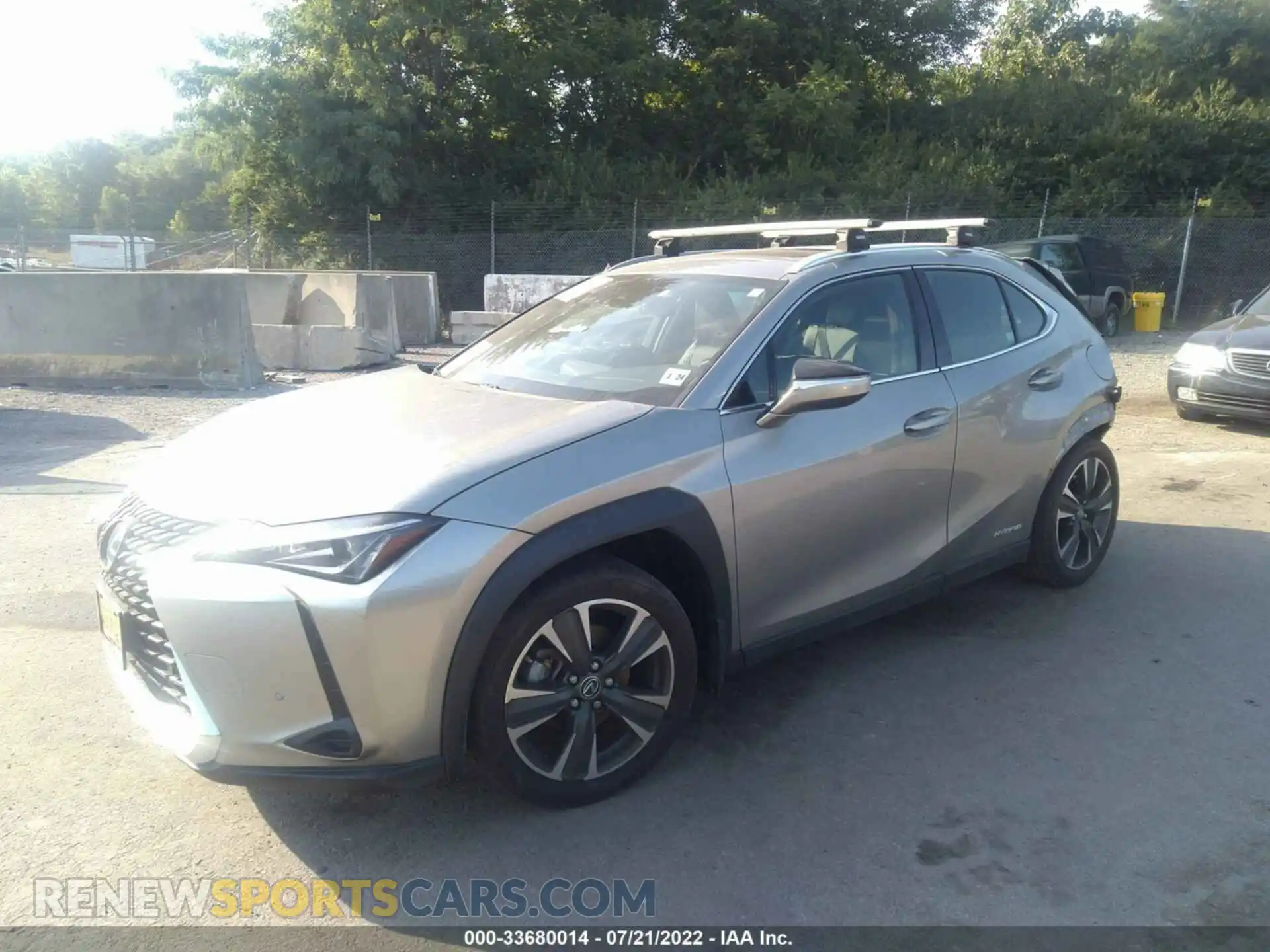 2 Photograph of a damaged car JTHU9JBH0K2000828 LEXUS UX 2019