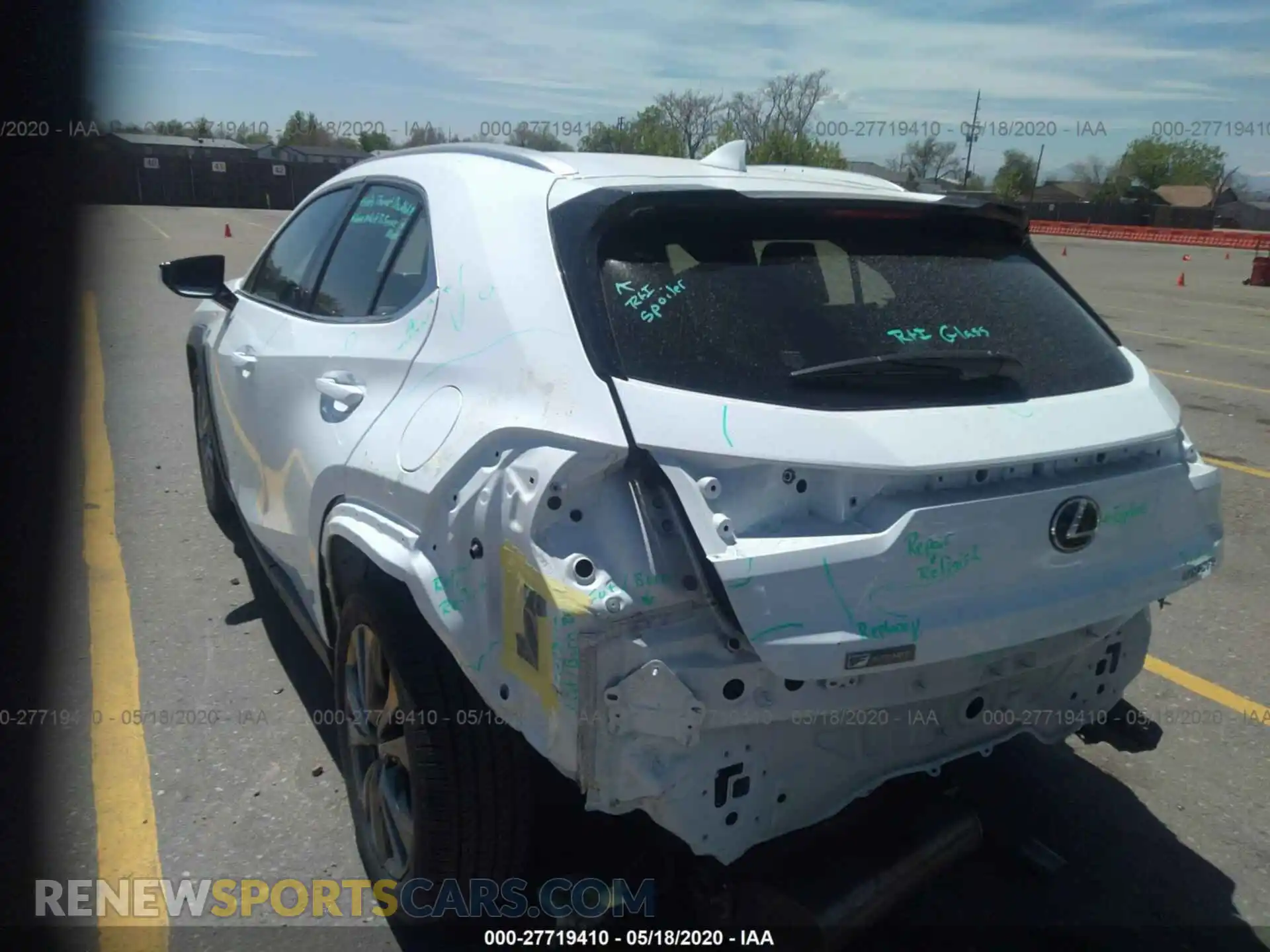 3 Photograph of a damaged car JTHY3JBH6K2013912 LEXUS UX 2019